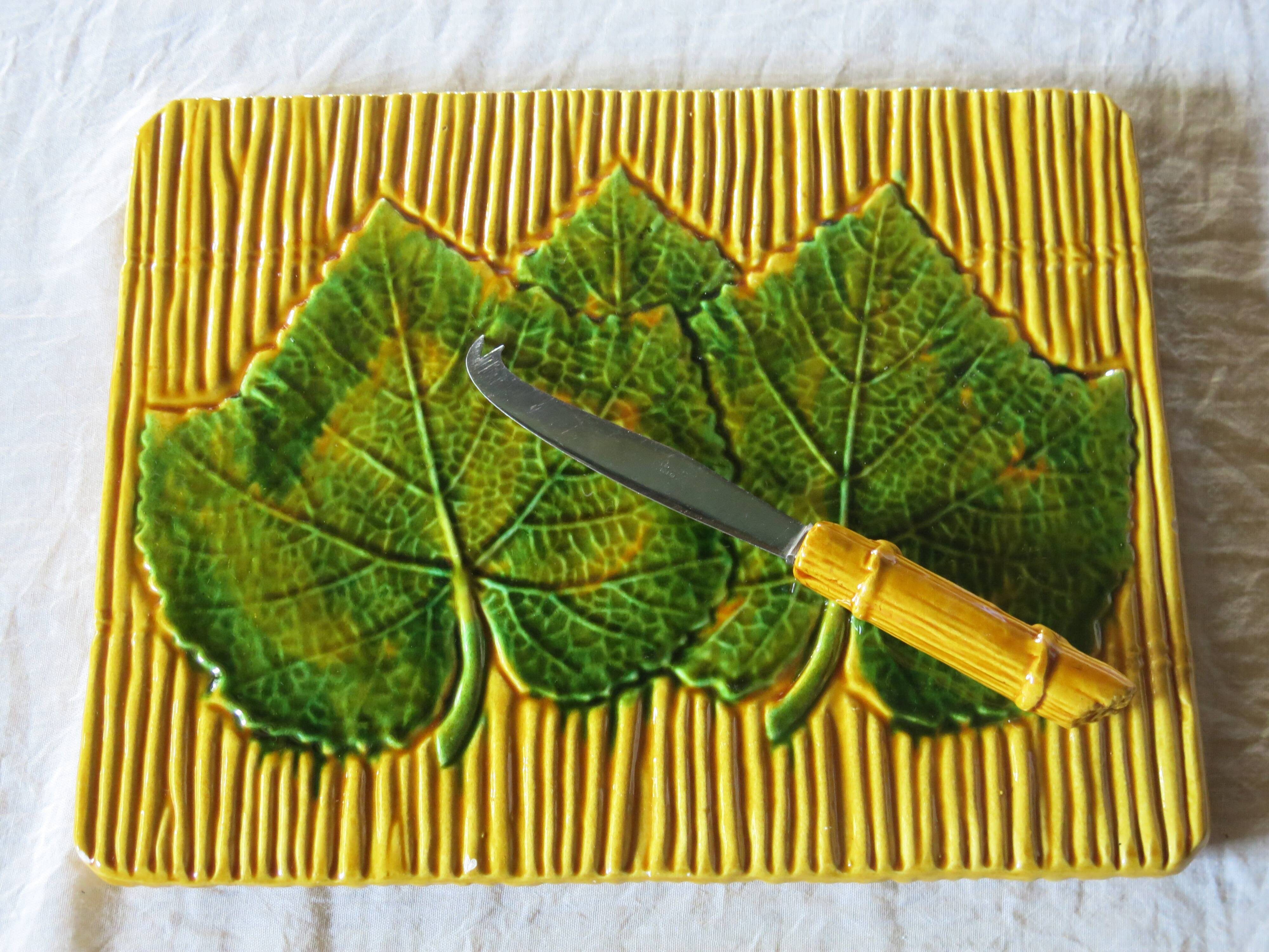 Very pretty cheese platter or trivet from Vallauris in very good condition