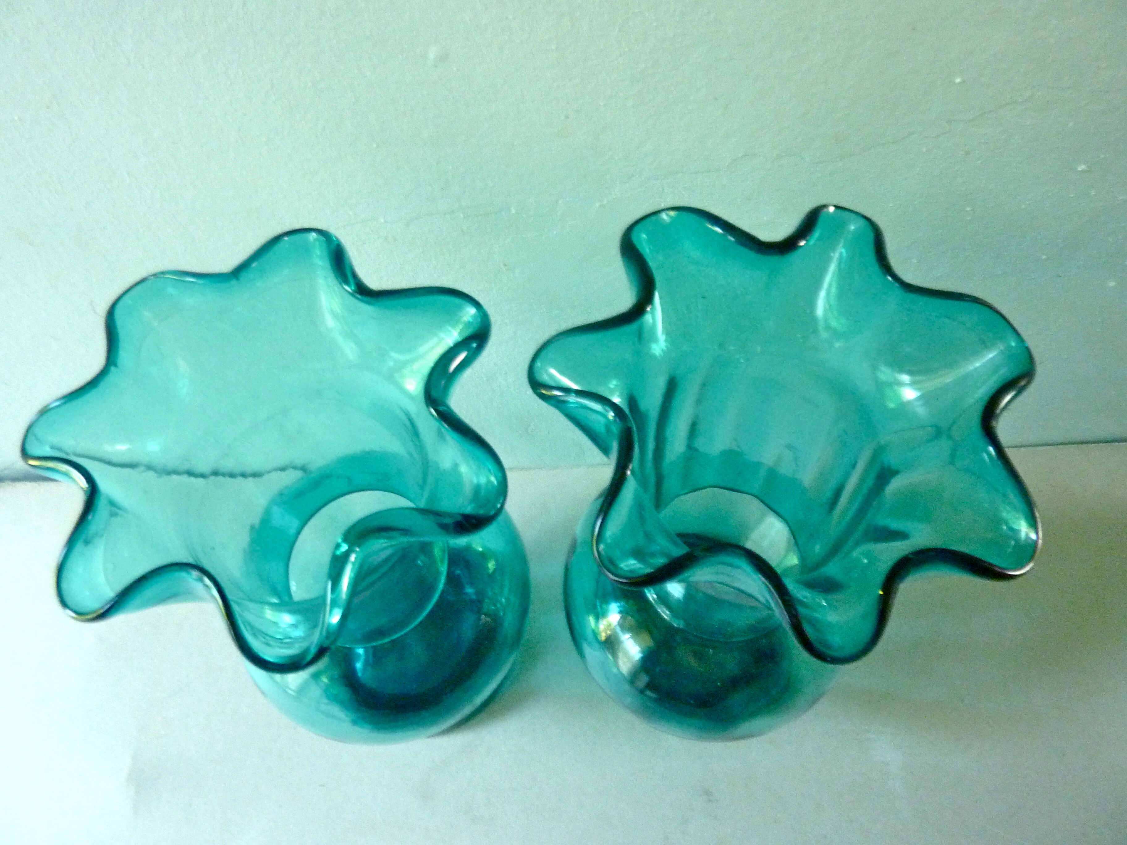 Pair of bride in blue duck glass vases of the 1920s