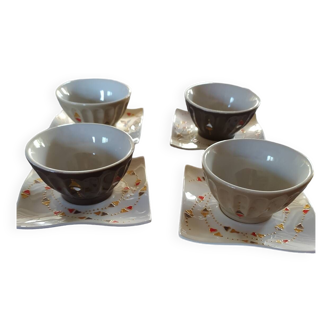 Small bowls with saucers