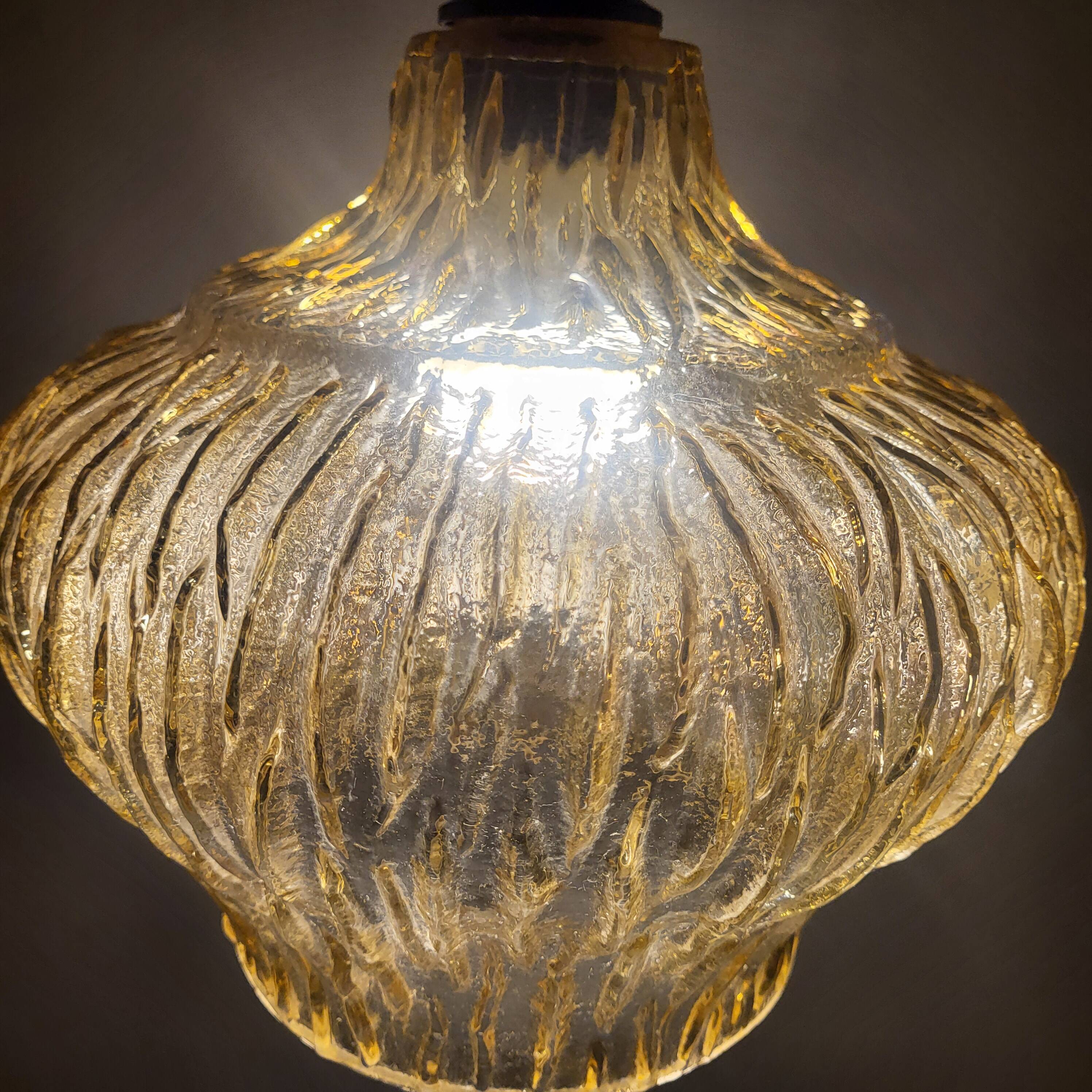 Amber glass pendant, iridescent gold, vintage 1960-70.