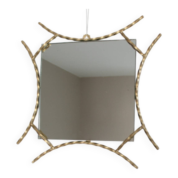 Miroir en fer forgé doré