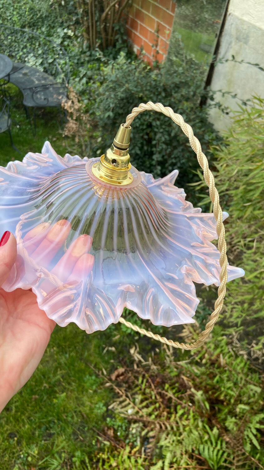 Vintage flower pendant lamp in pink glass