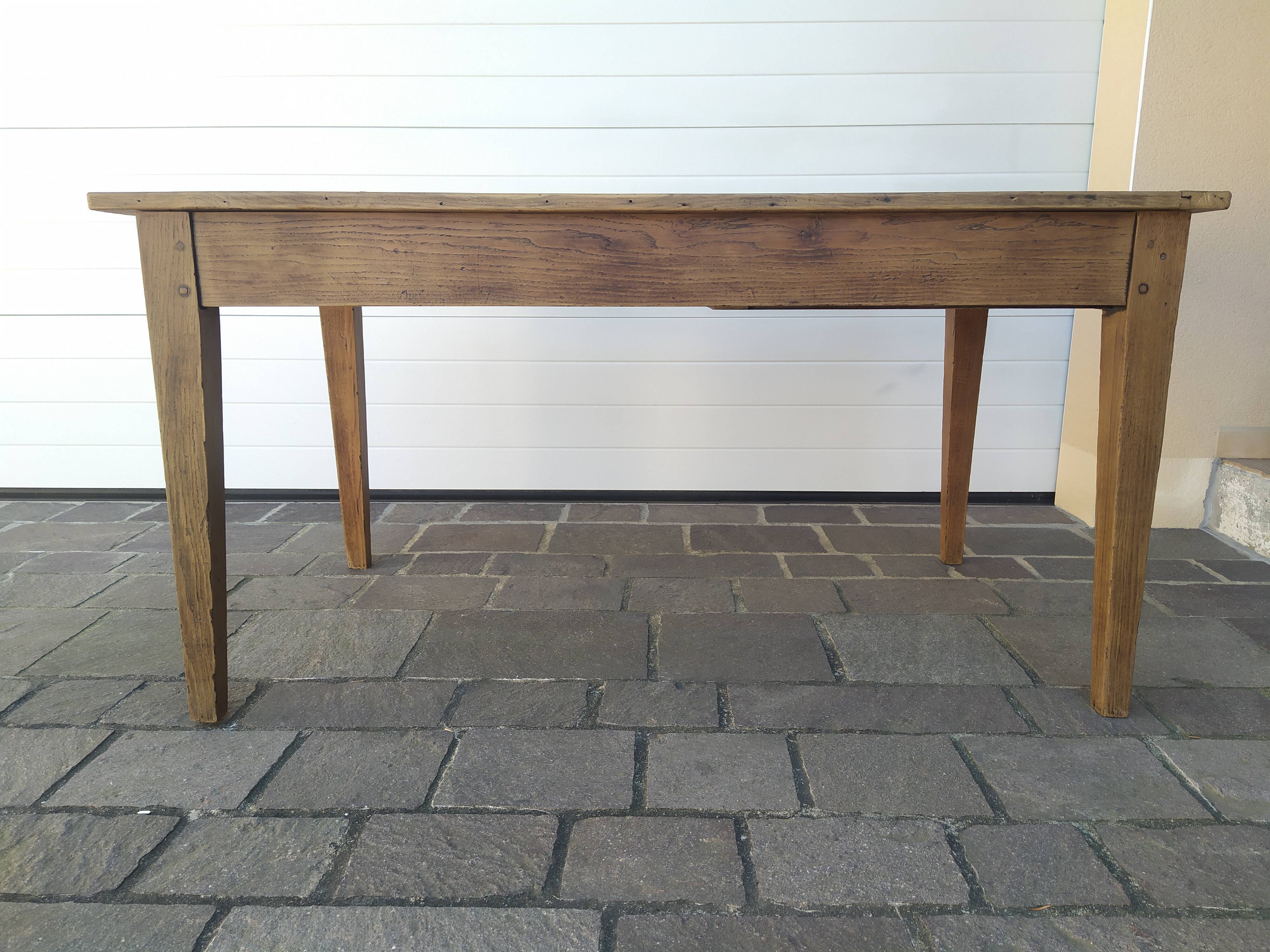 Farm table