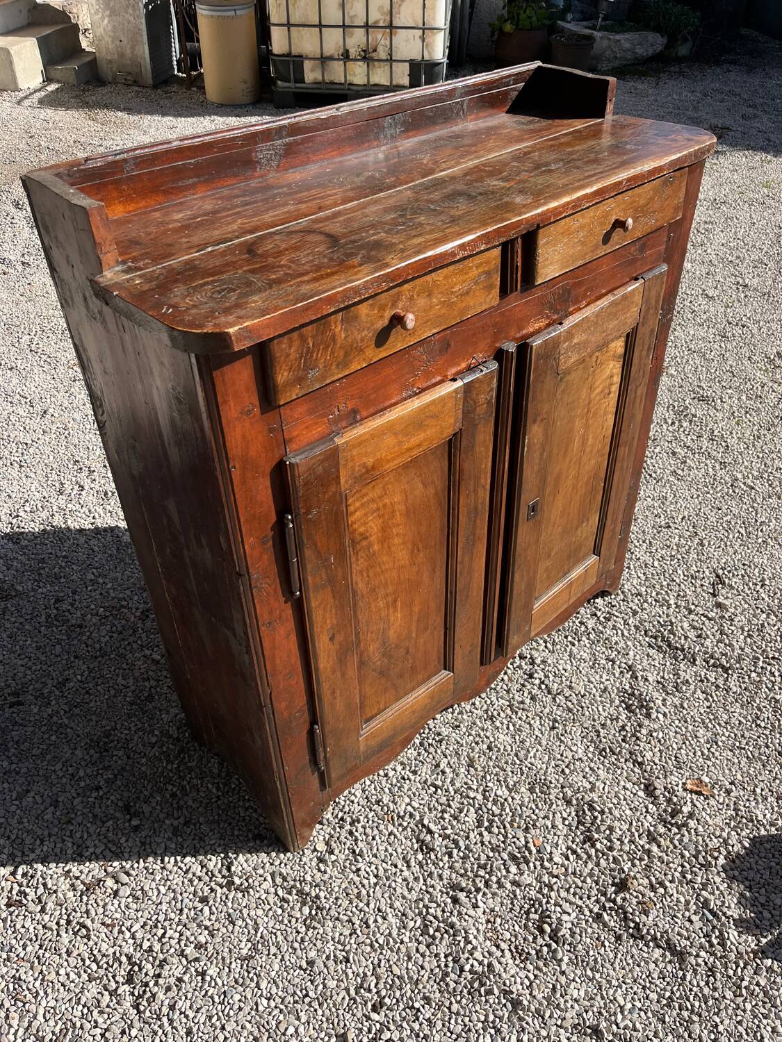 Antique pine sideboard from the 1920s/1930s.