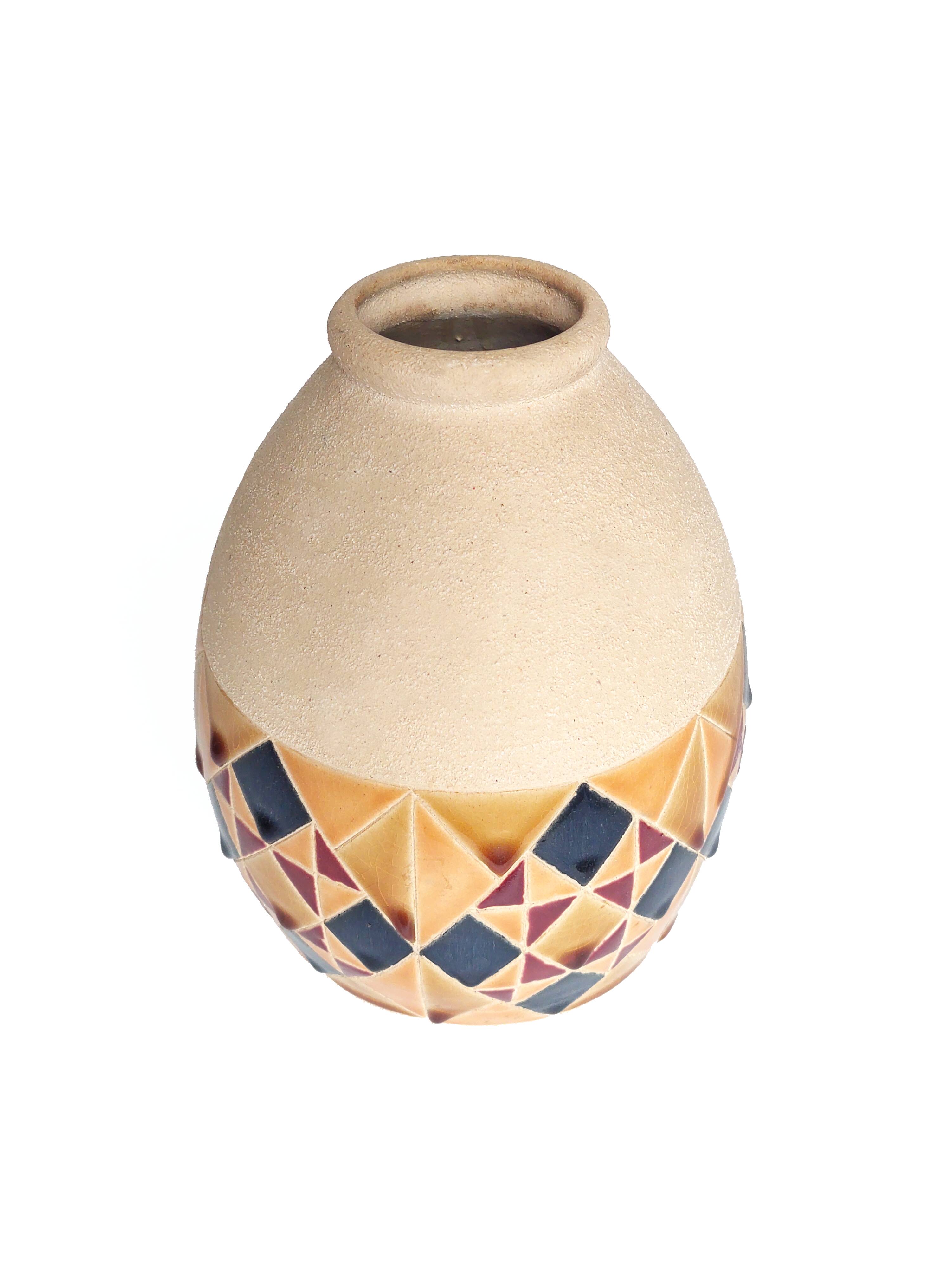 Lot of vases and carafes in earthenware and ceramic.