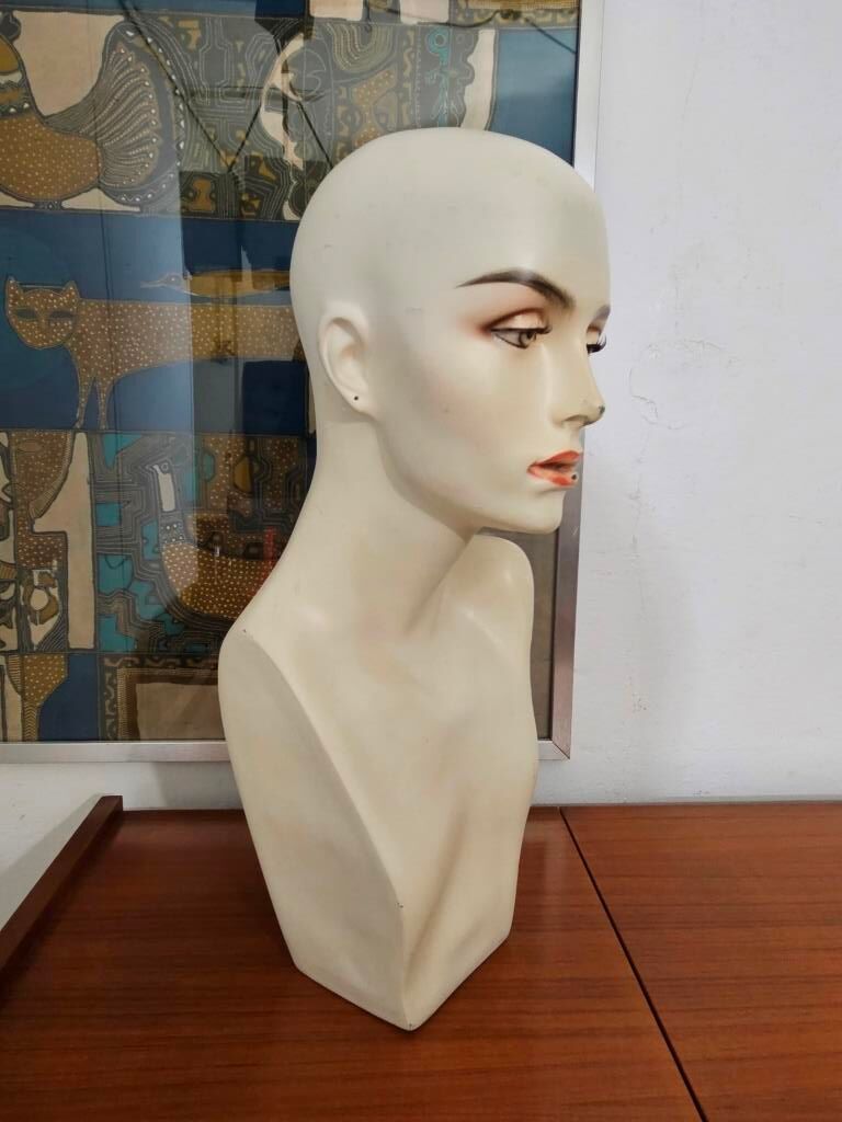 Tête de mannequin années 70