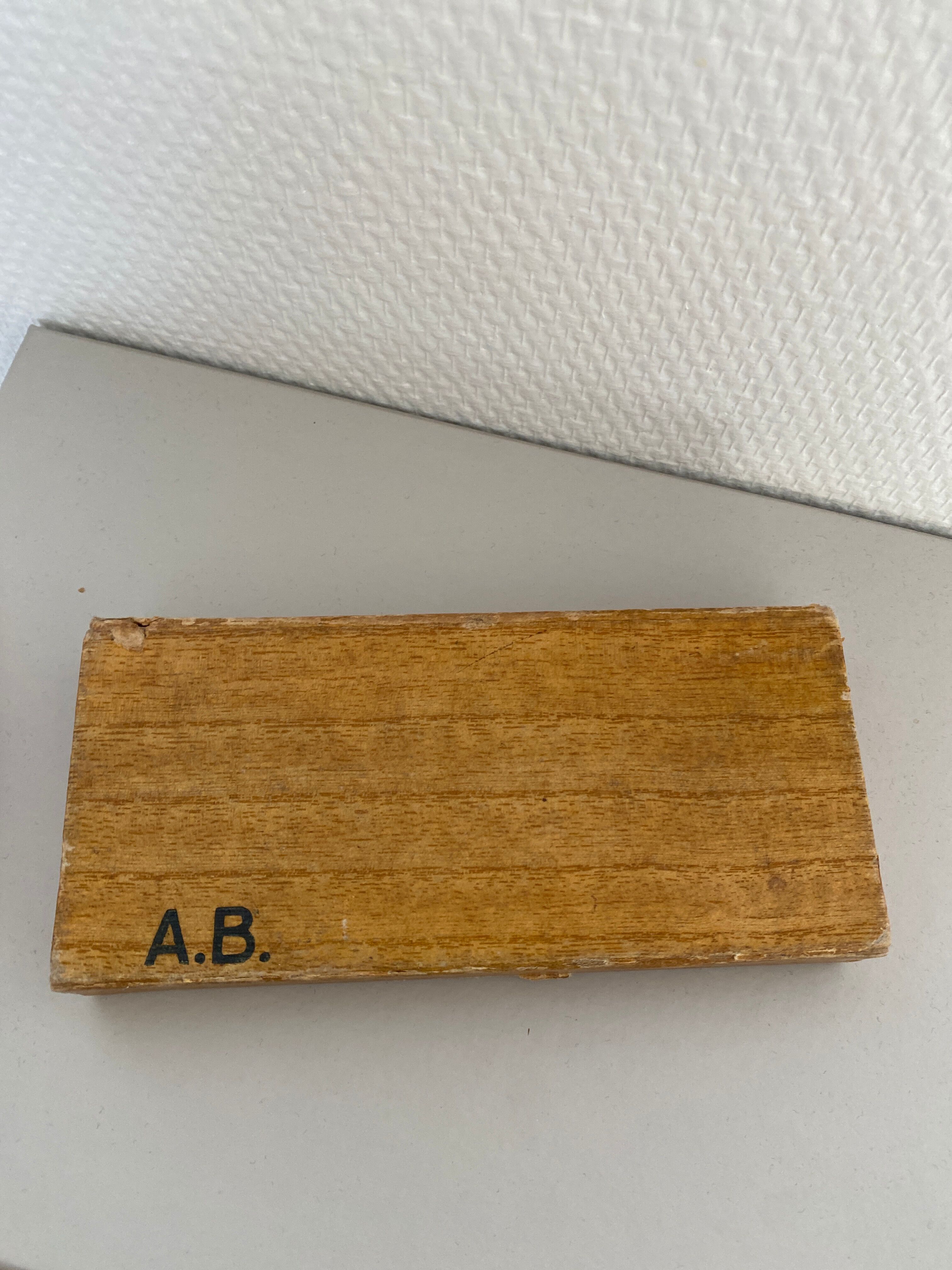 Diamino complet jeu de lettres ancêtre du scrabble