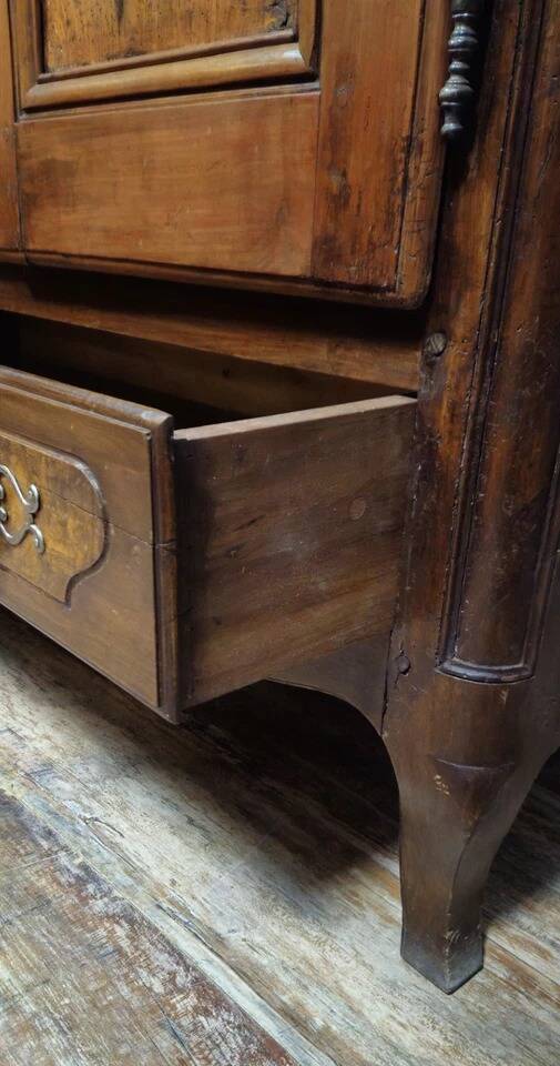 Large antique walnut wardrobe – Louis XV period – 2 doors – 18th century