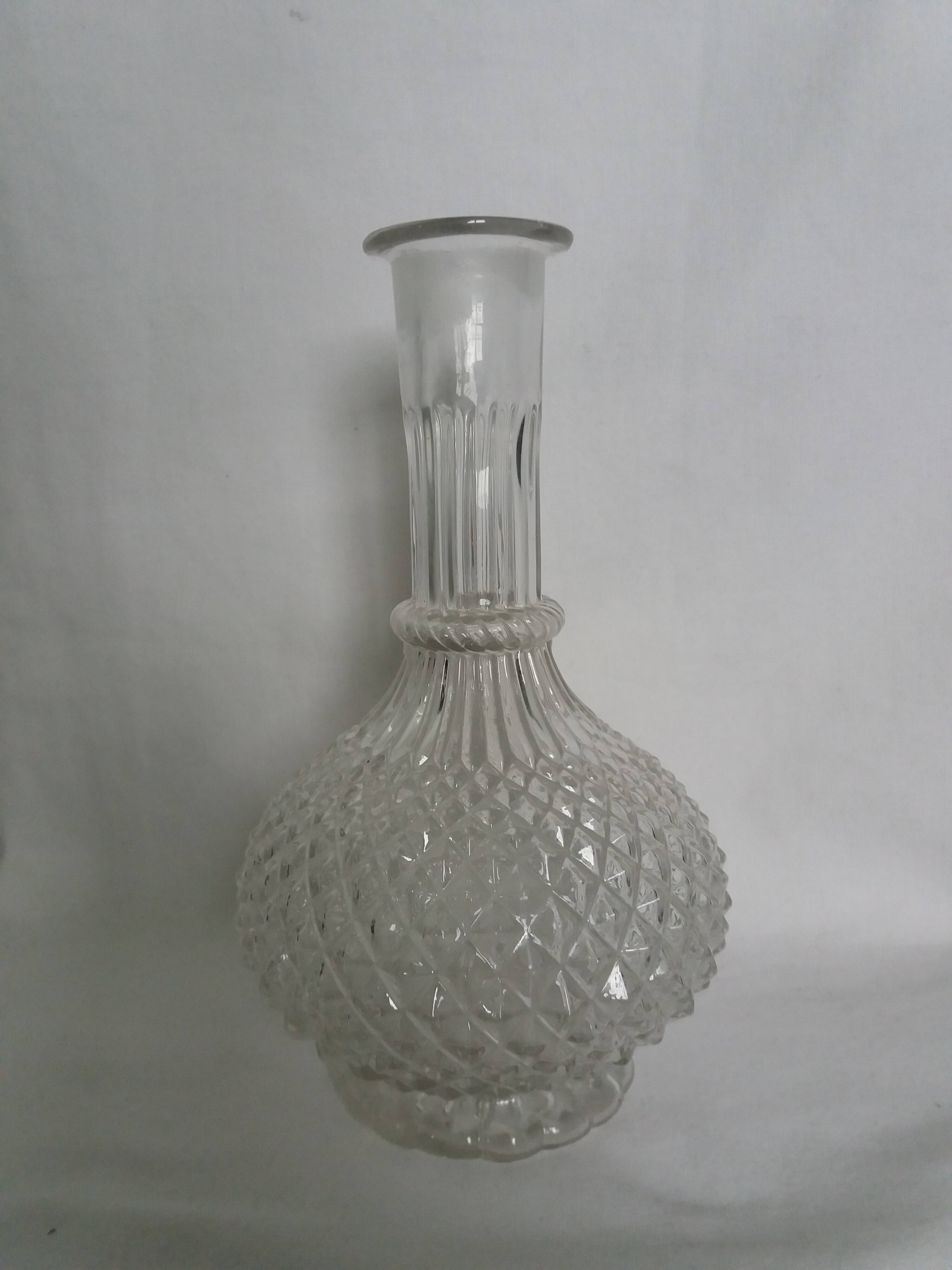 Glass carafe vase with pineapple diamond point decoration