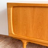 Buffet scandinave Johannes Andersen modèle 240 en chêne, Danemark