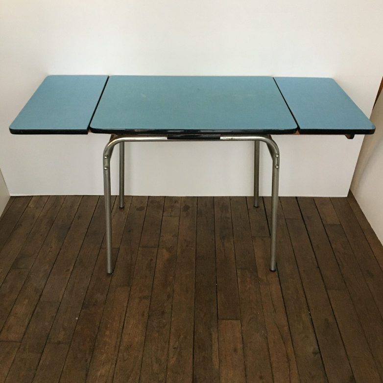 Vintage table in pool blue formica
