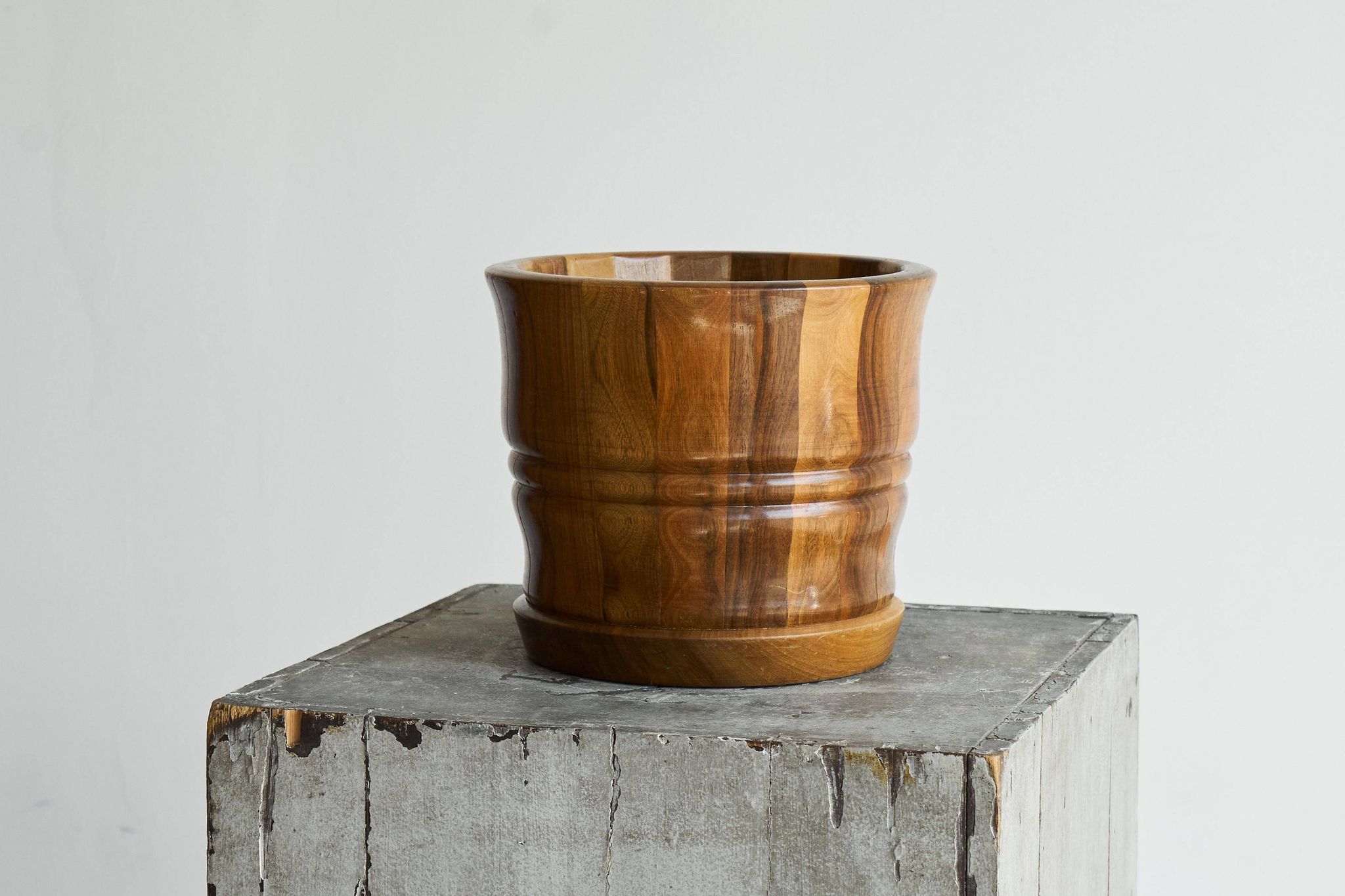 Striped vase in solid wood, 19th century