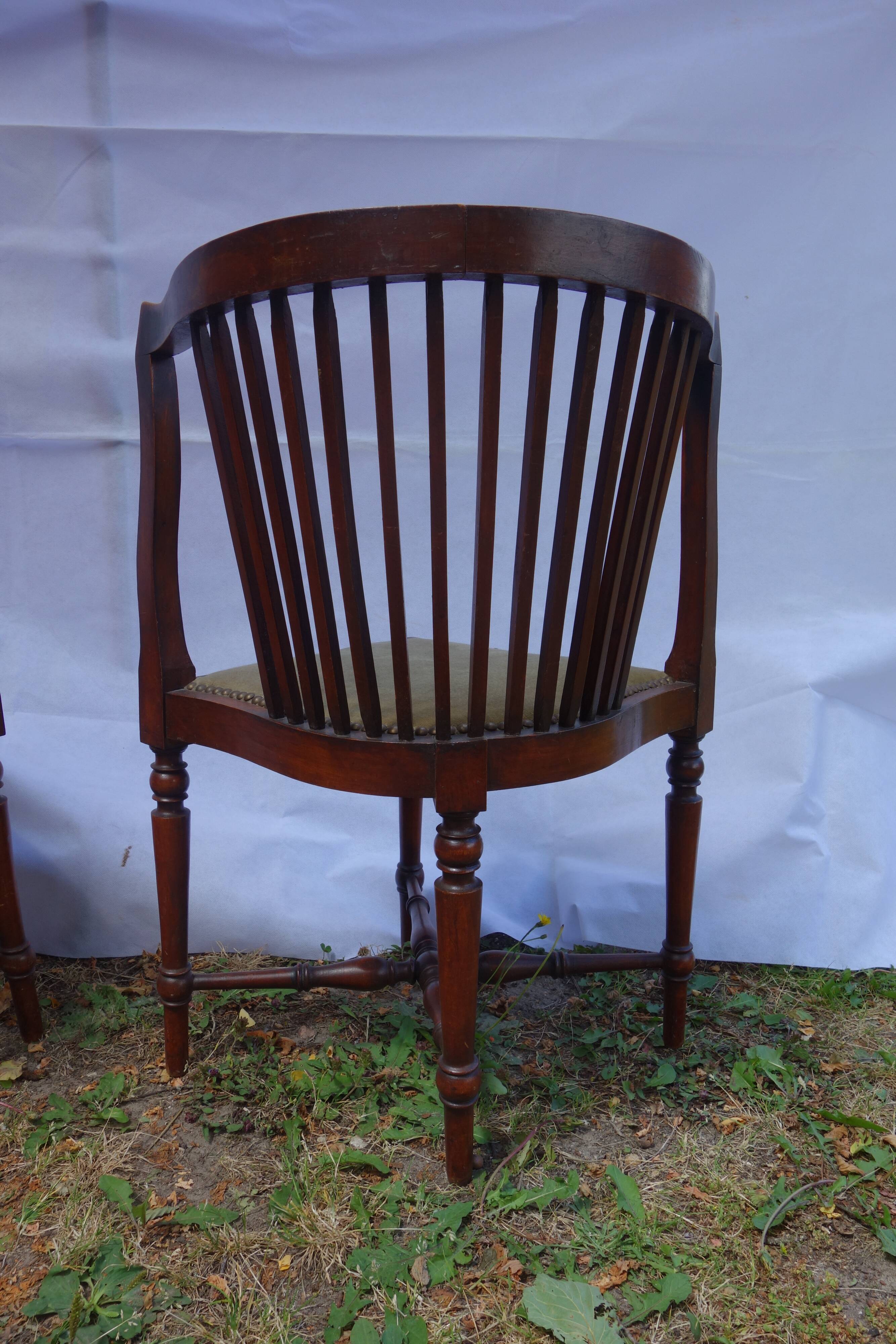 Old seat and 2 armchairs