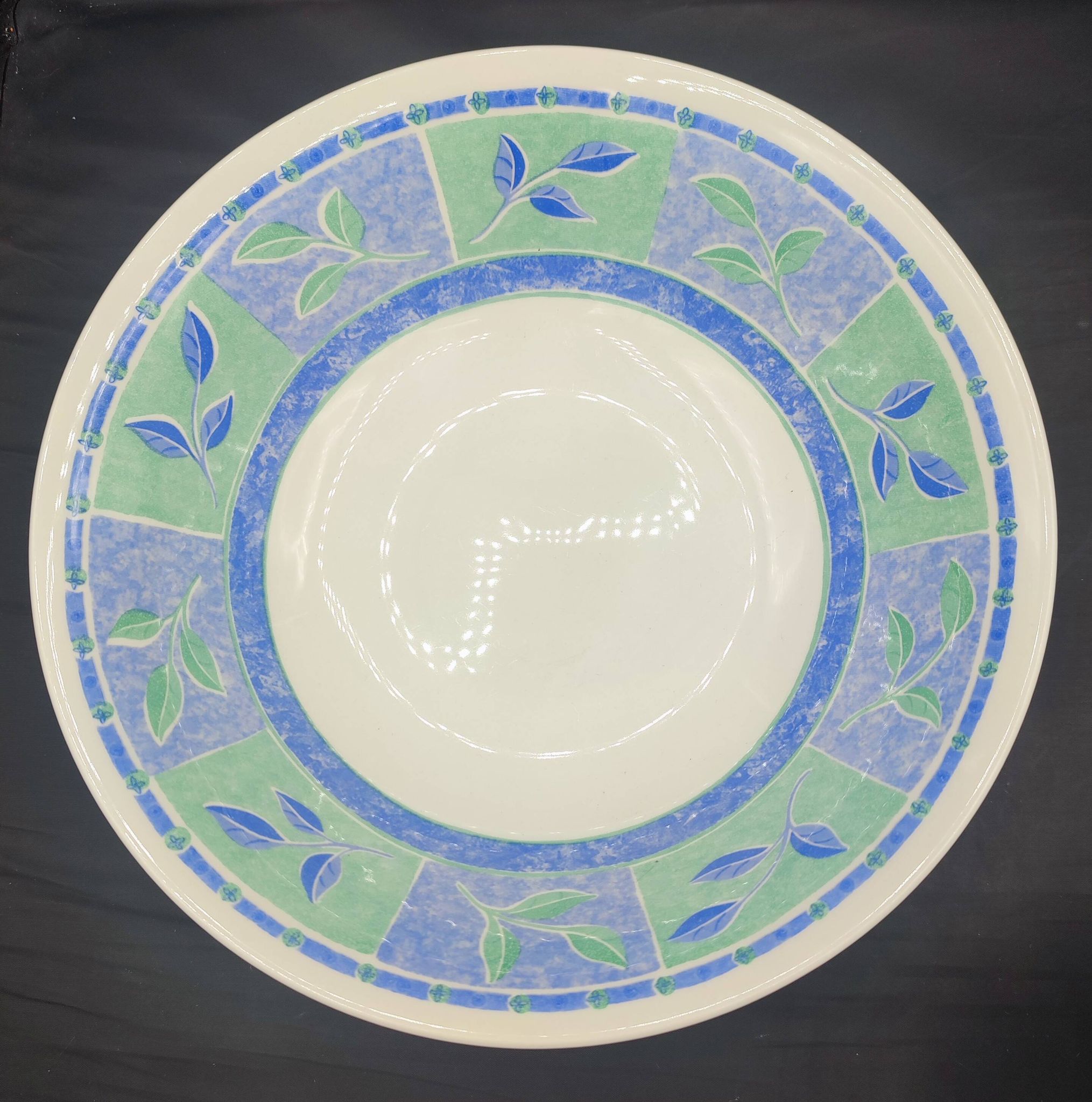 Service de table Churchill Staffordshire 14 pièces Modèle Verdigris
