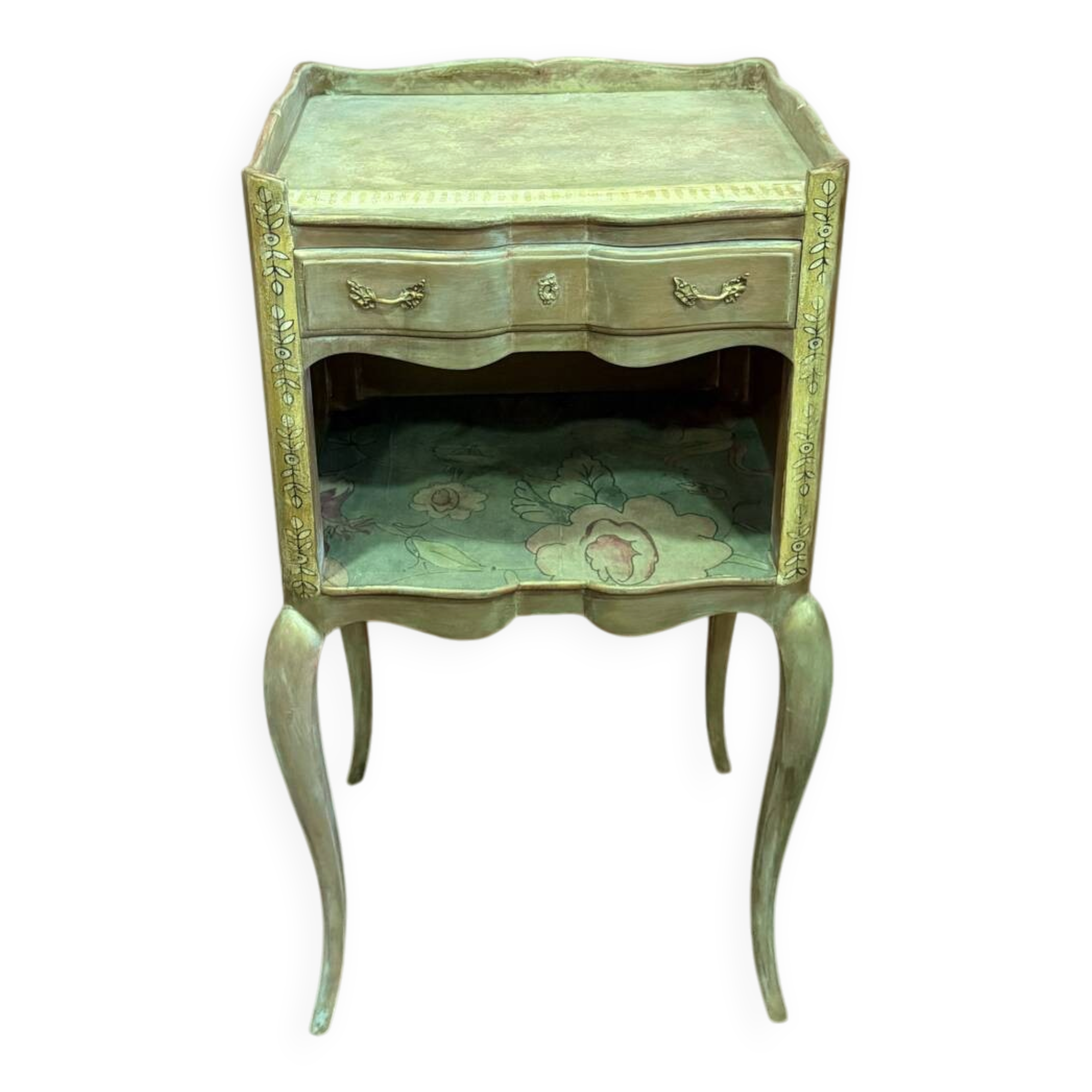 Table de chevet style Louis XV