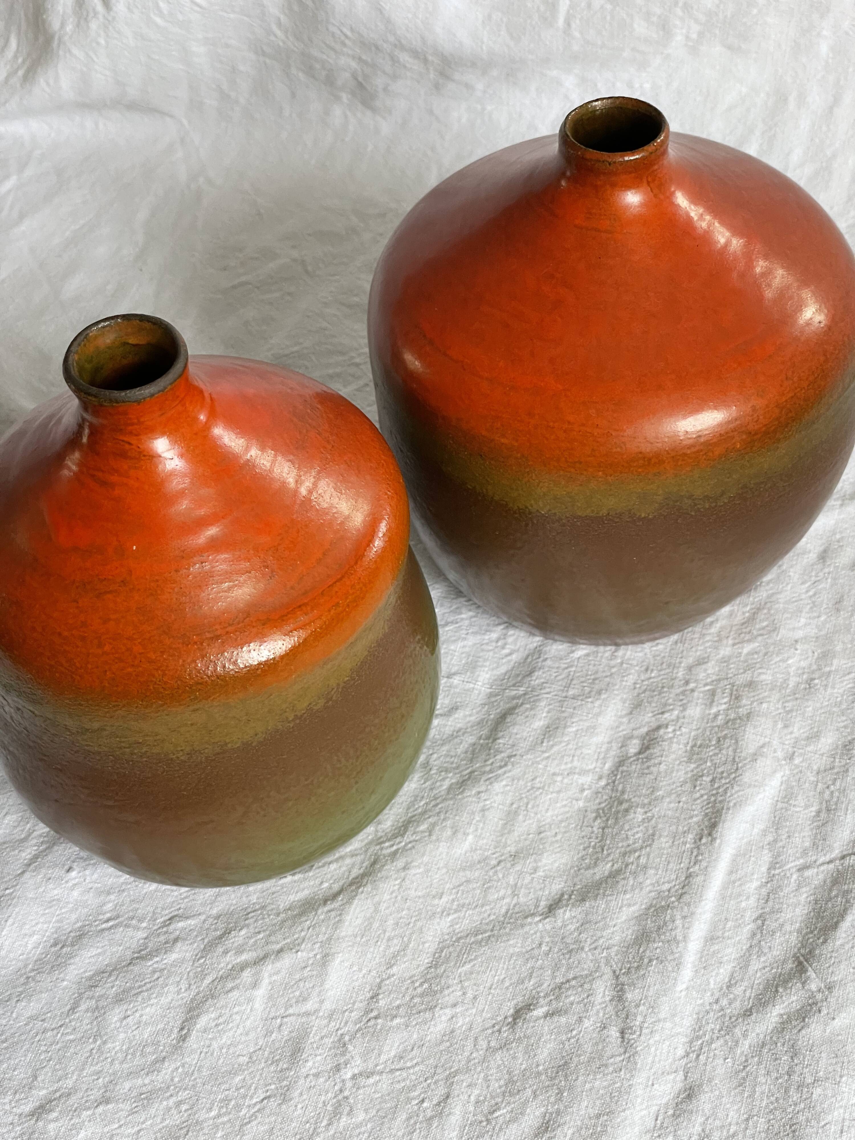 Vase boule terre cuite émaillé dégradé signé SS