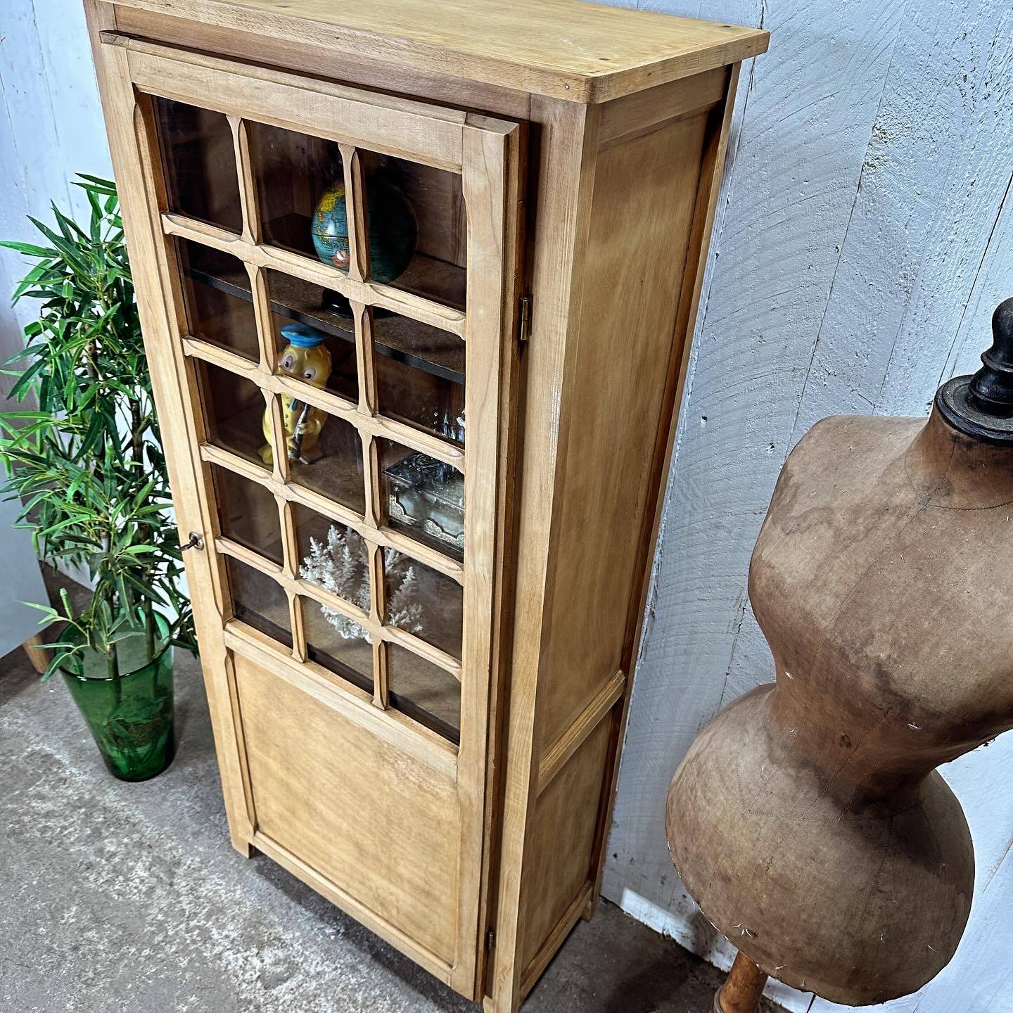 Vitrine armoire parisienne