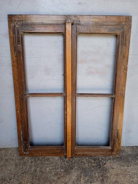 18th century chestnut window 107/83cm