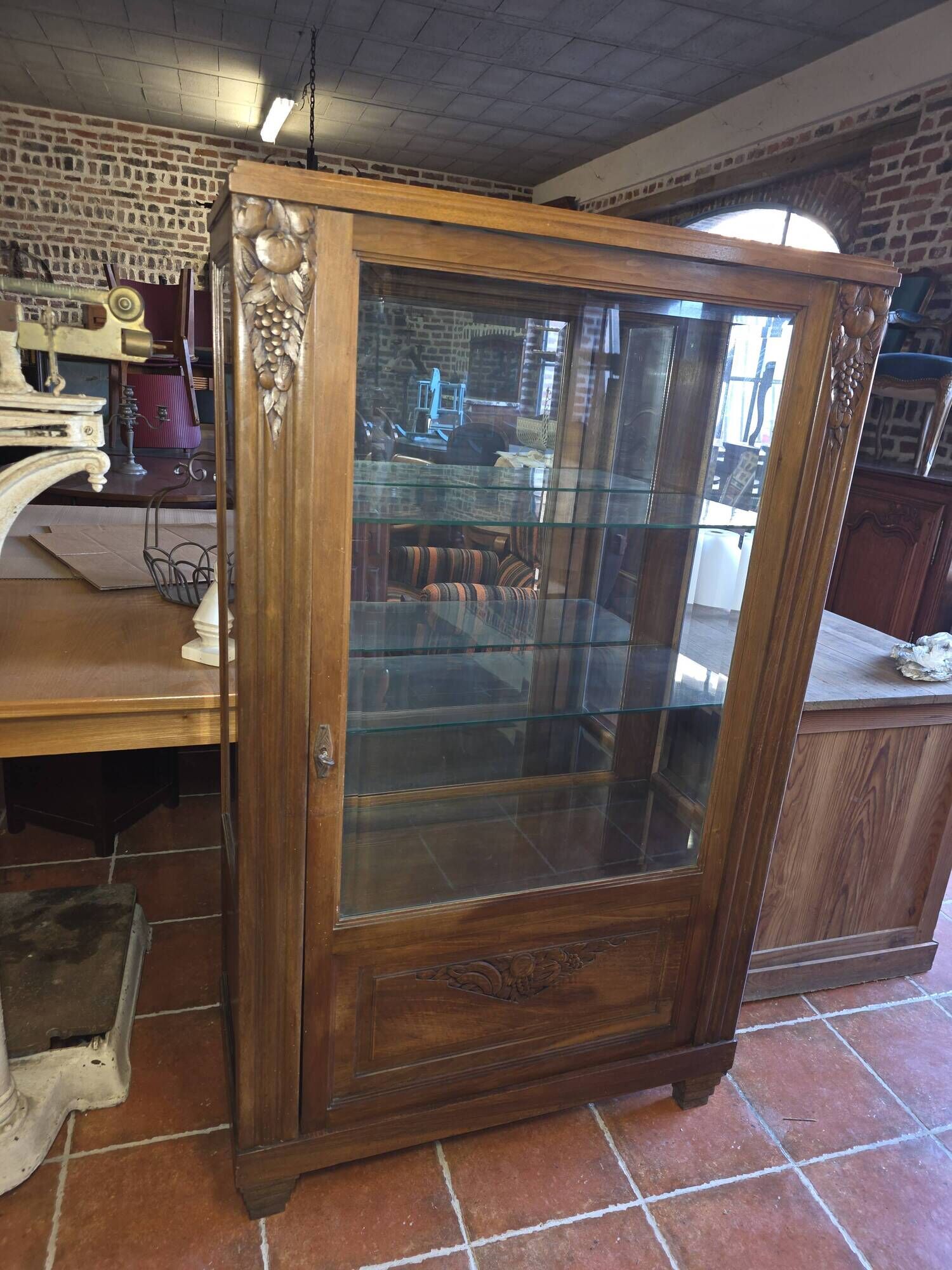 Vitrine art déco en acajou années 1930
