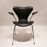 Quatre fauteuils modèle 3207, par Arne Jacobsen, 2006