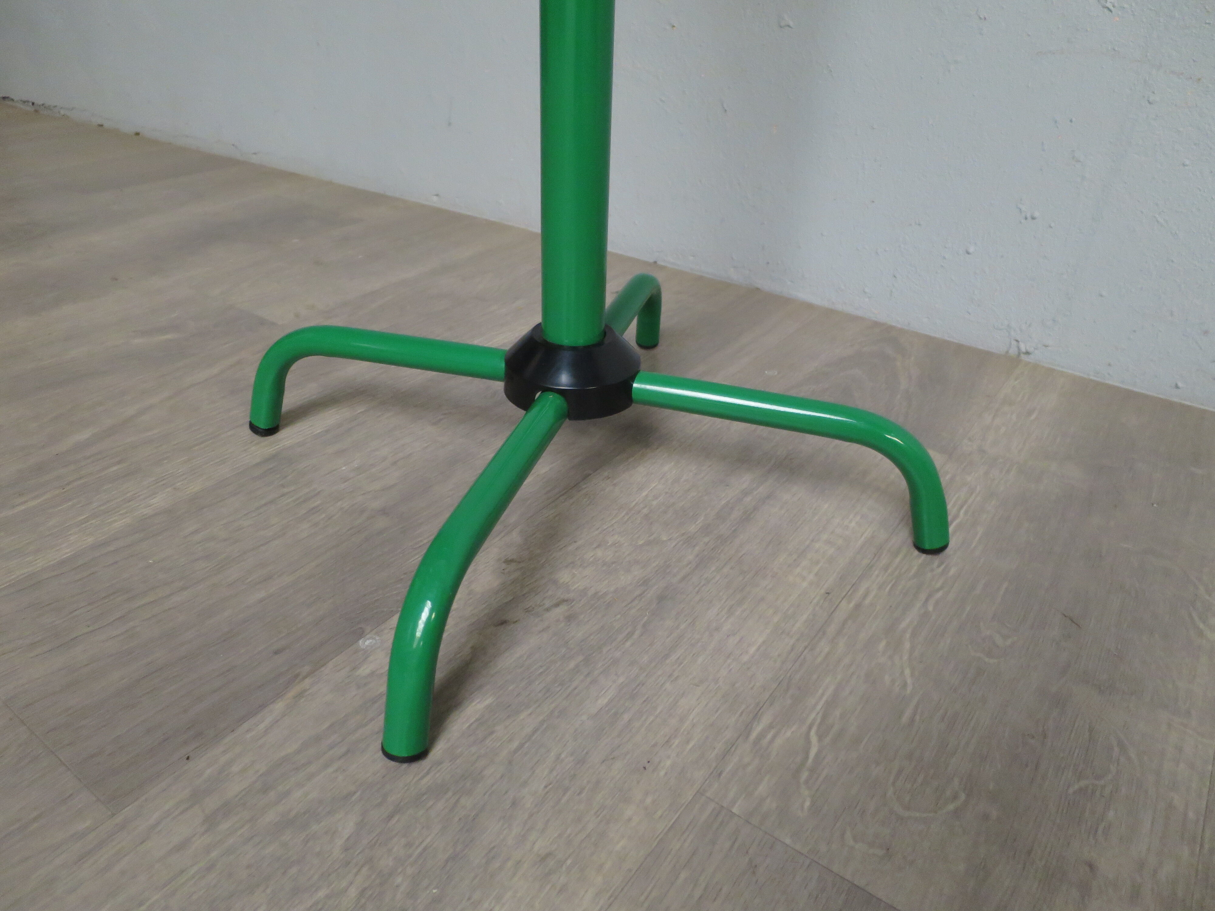 Coat rack balls 70s