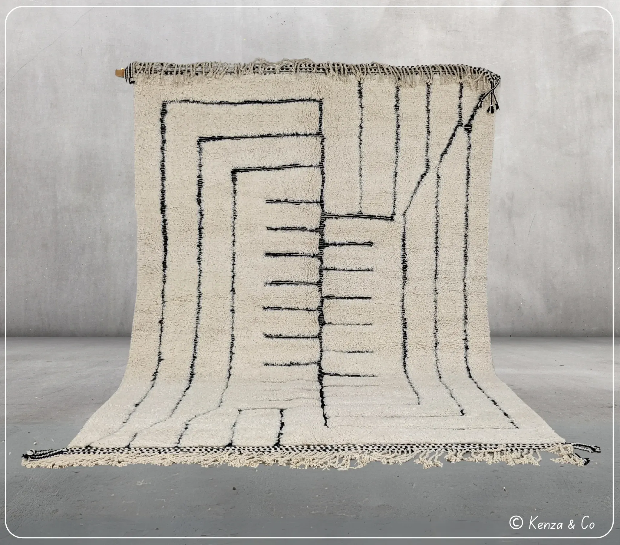 Large Beni Ouarain rug, 305 x 210 cm