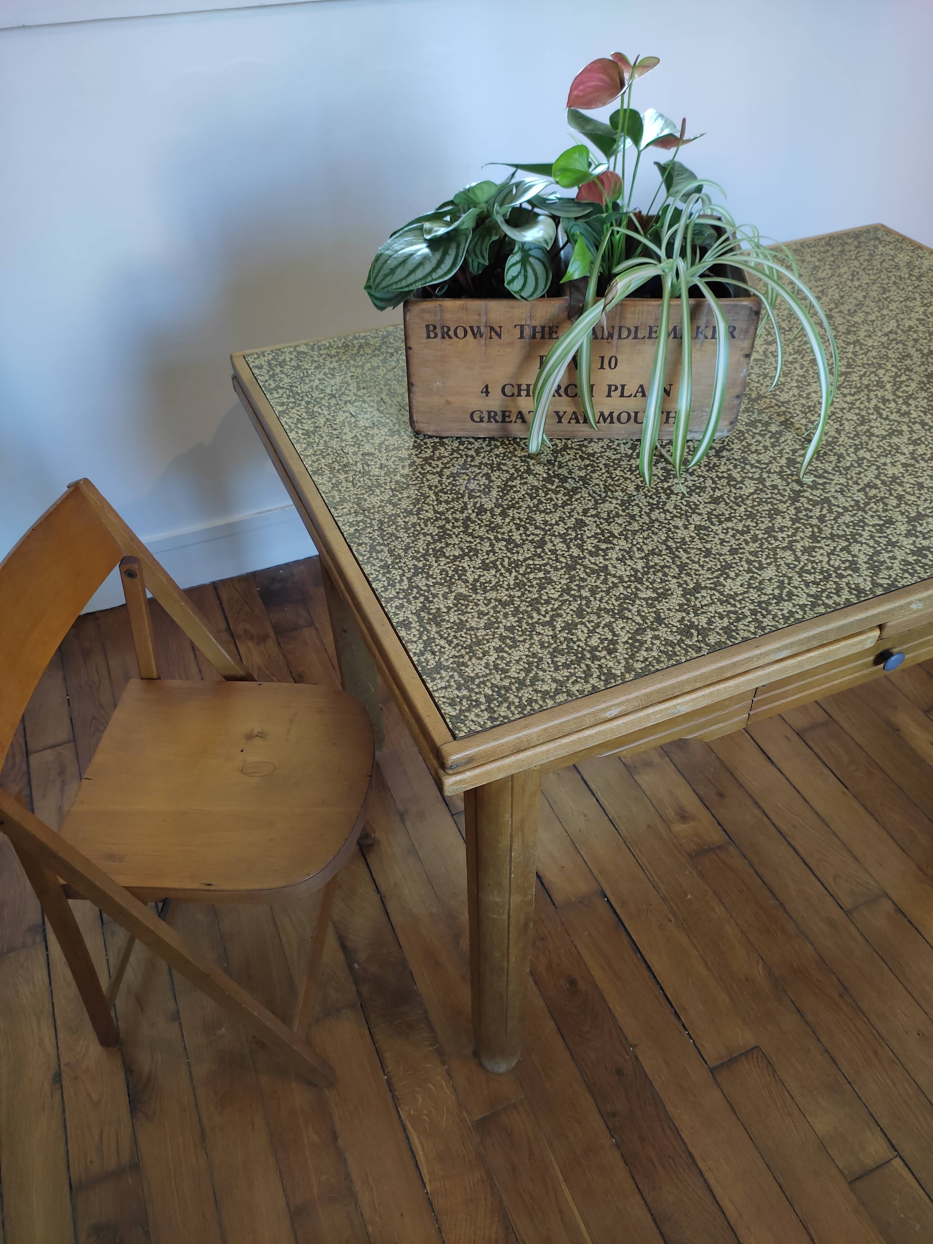 Art deco style table