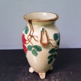 Old white ceramic cove vase & flower décor