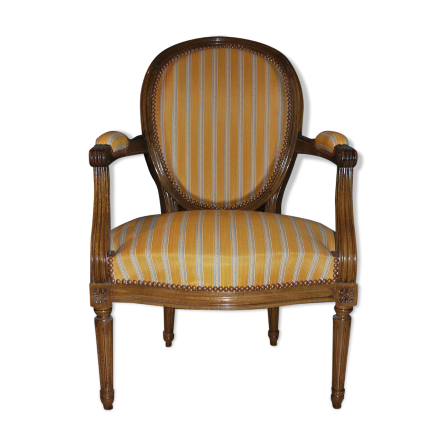 Fauteuil cabriolet médaillon de style Louis XVI
