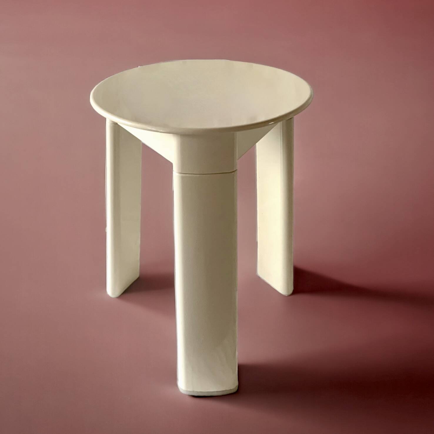 Vintage white plastic tripod stool Gedy - design Olaf von Bohr