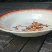 Hollow serving dish of the faiencerie Saint Amand ML model Godefroy