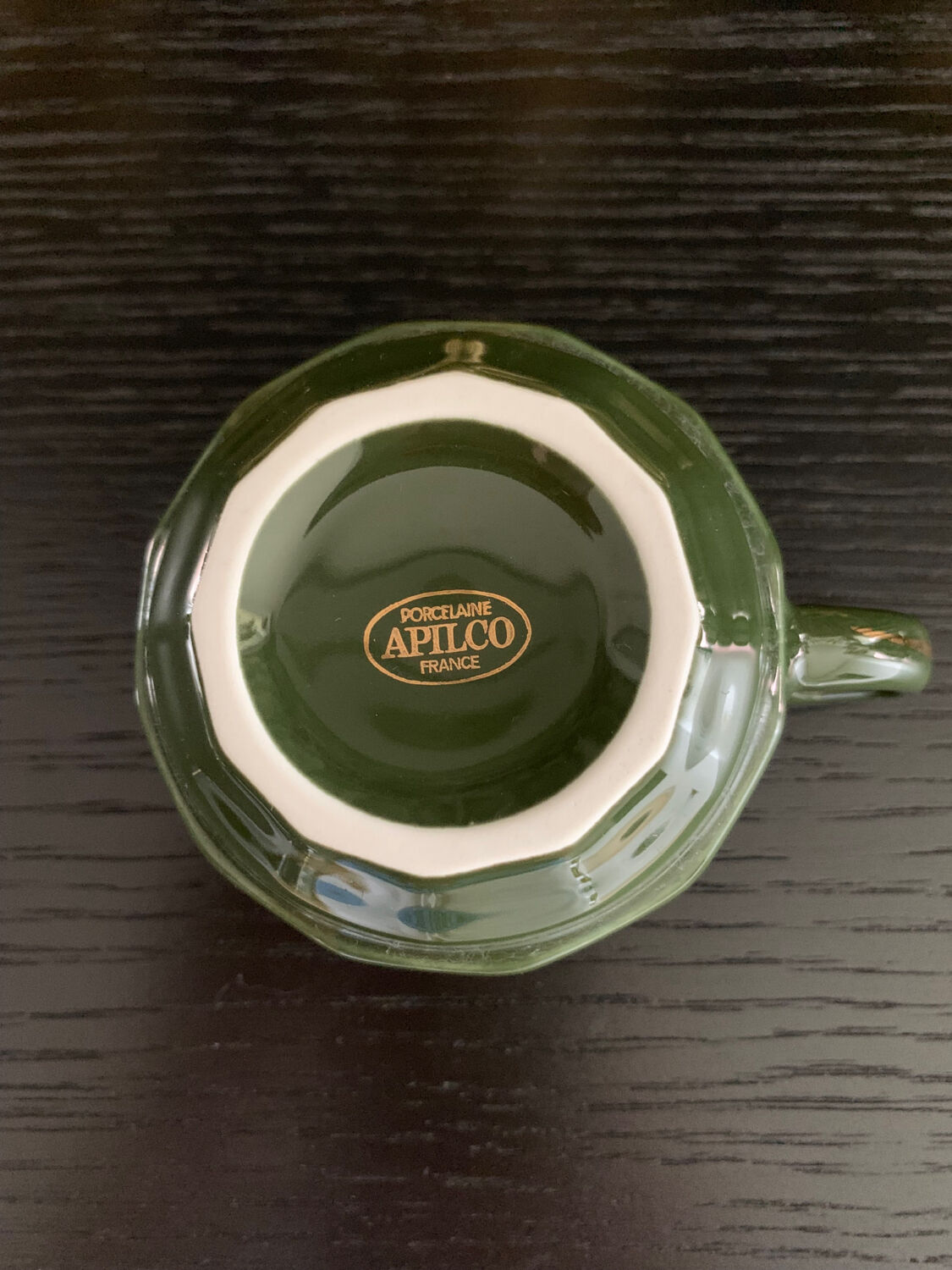 Set of 4 cups and their saucers and milk jug
