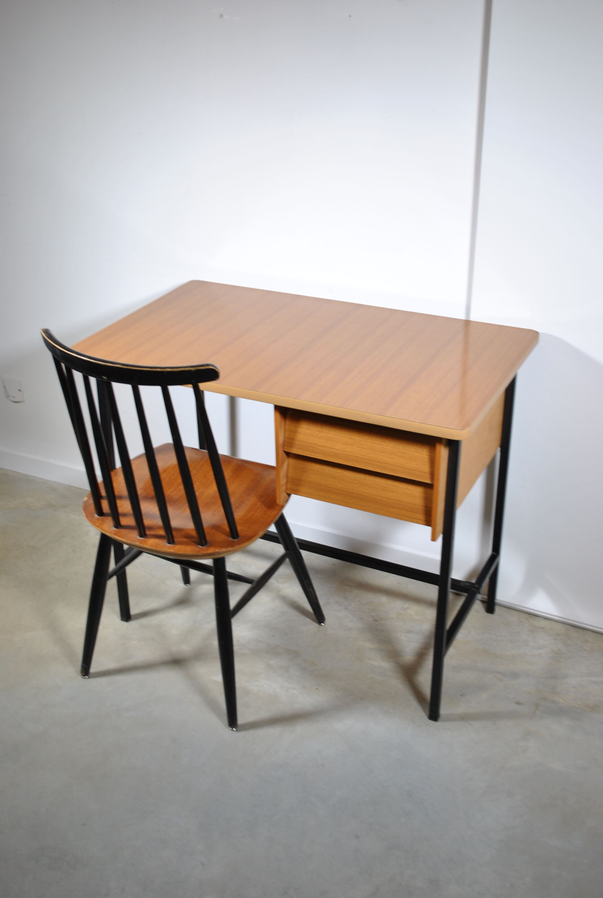 Desk 2 drawers 1970