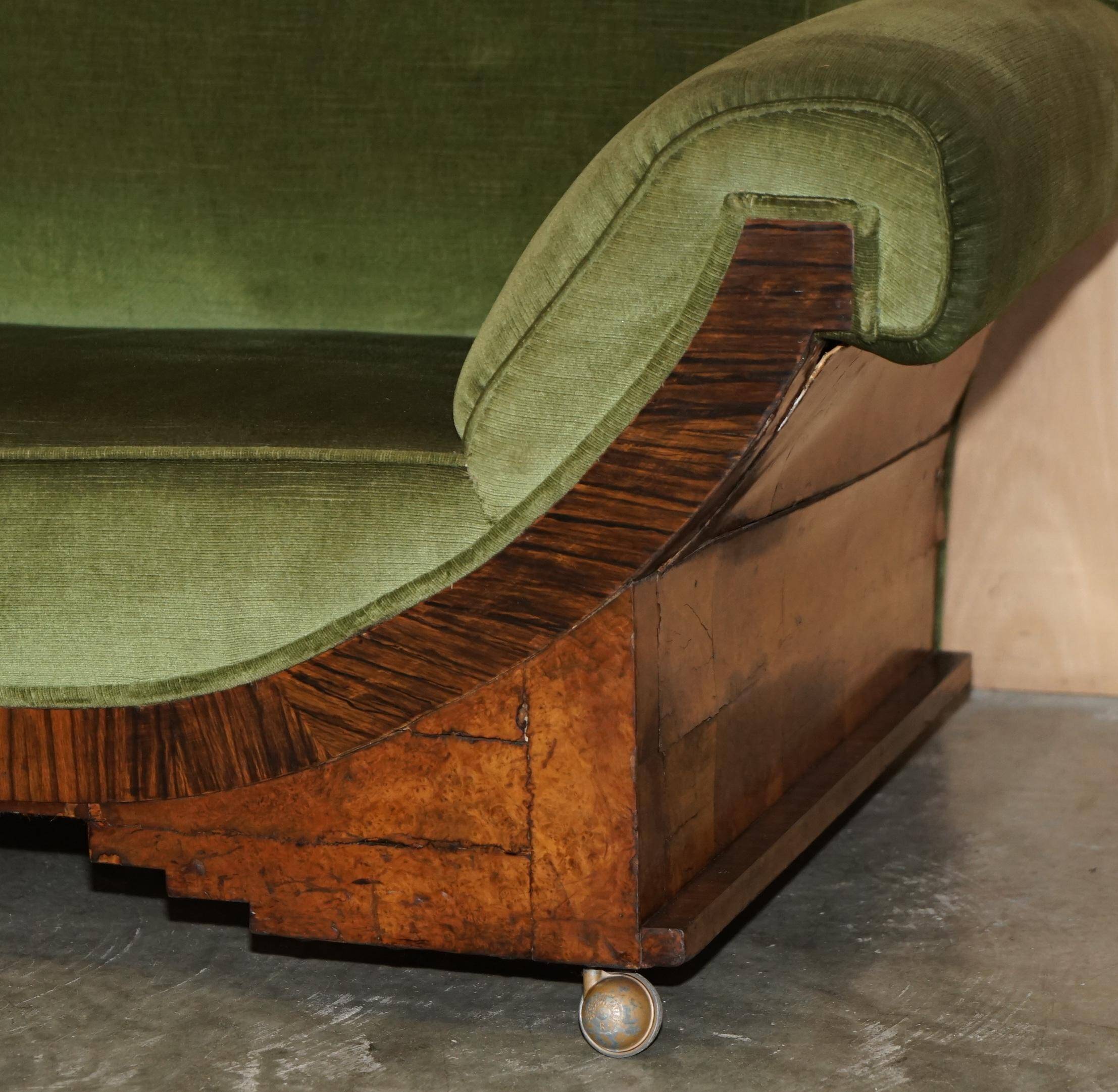 Art Deco Canapé Circa 1920 in Walnut, Cherry and Velvet