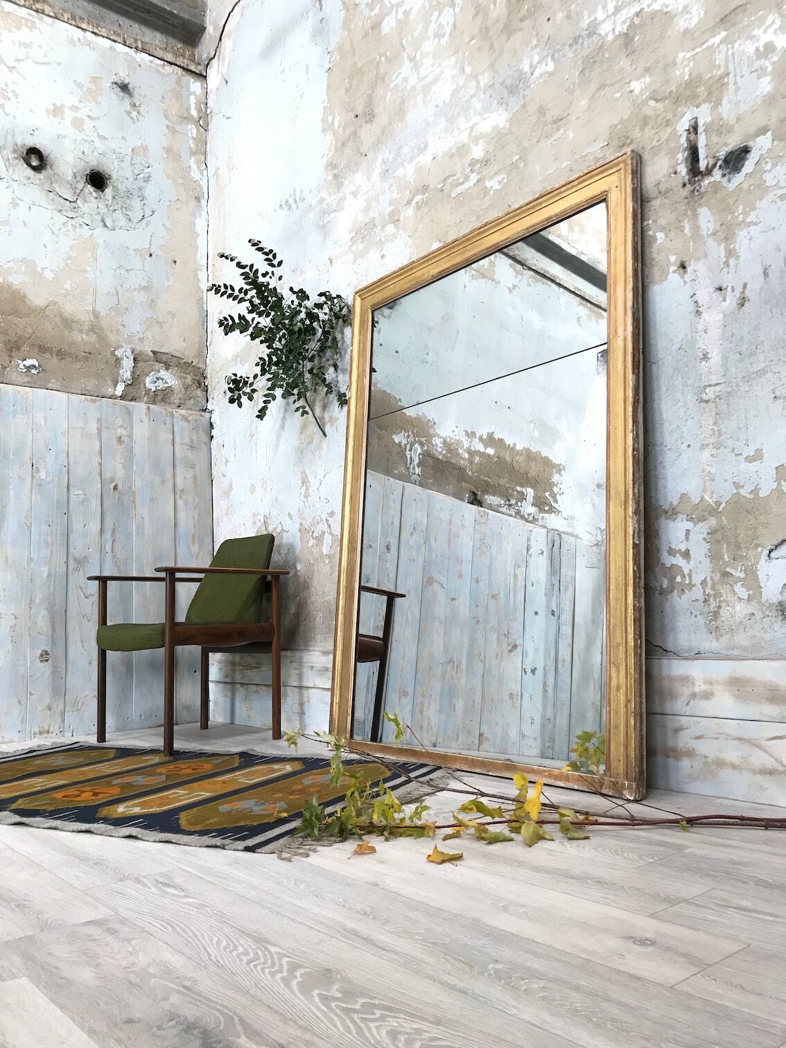 Golden rectangular mirror - 171x127cm