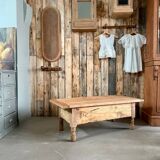 Farmhouse coffee table with turned legs (refurbished)