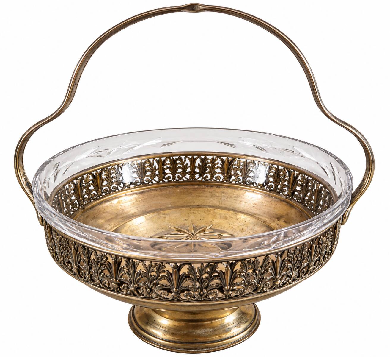 Very pretty compote / footed bowl with handle, with retro and elegant charm.