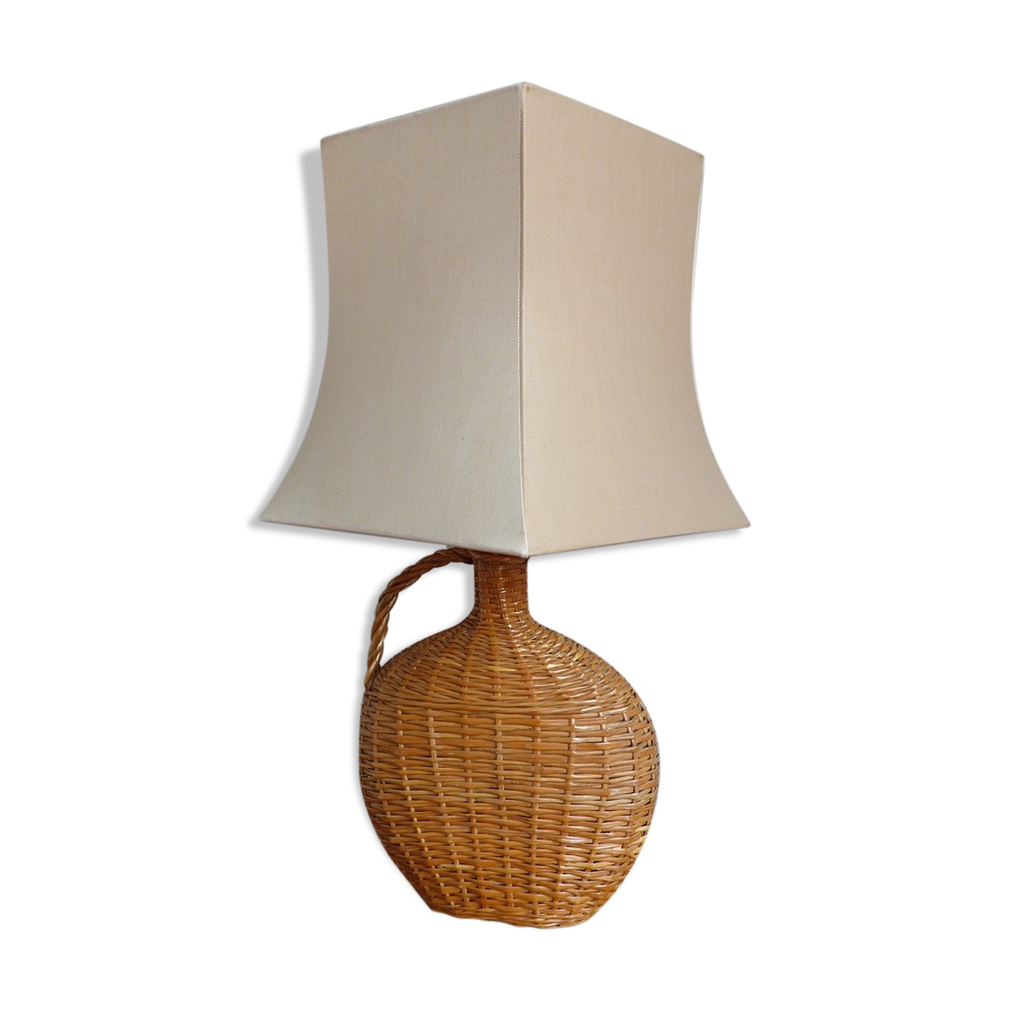 Braided Wicker table lamp