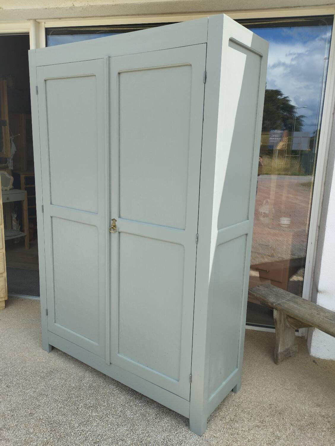 Green Parisian wardrobe