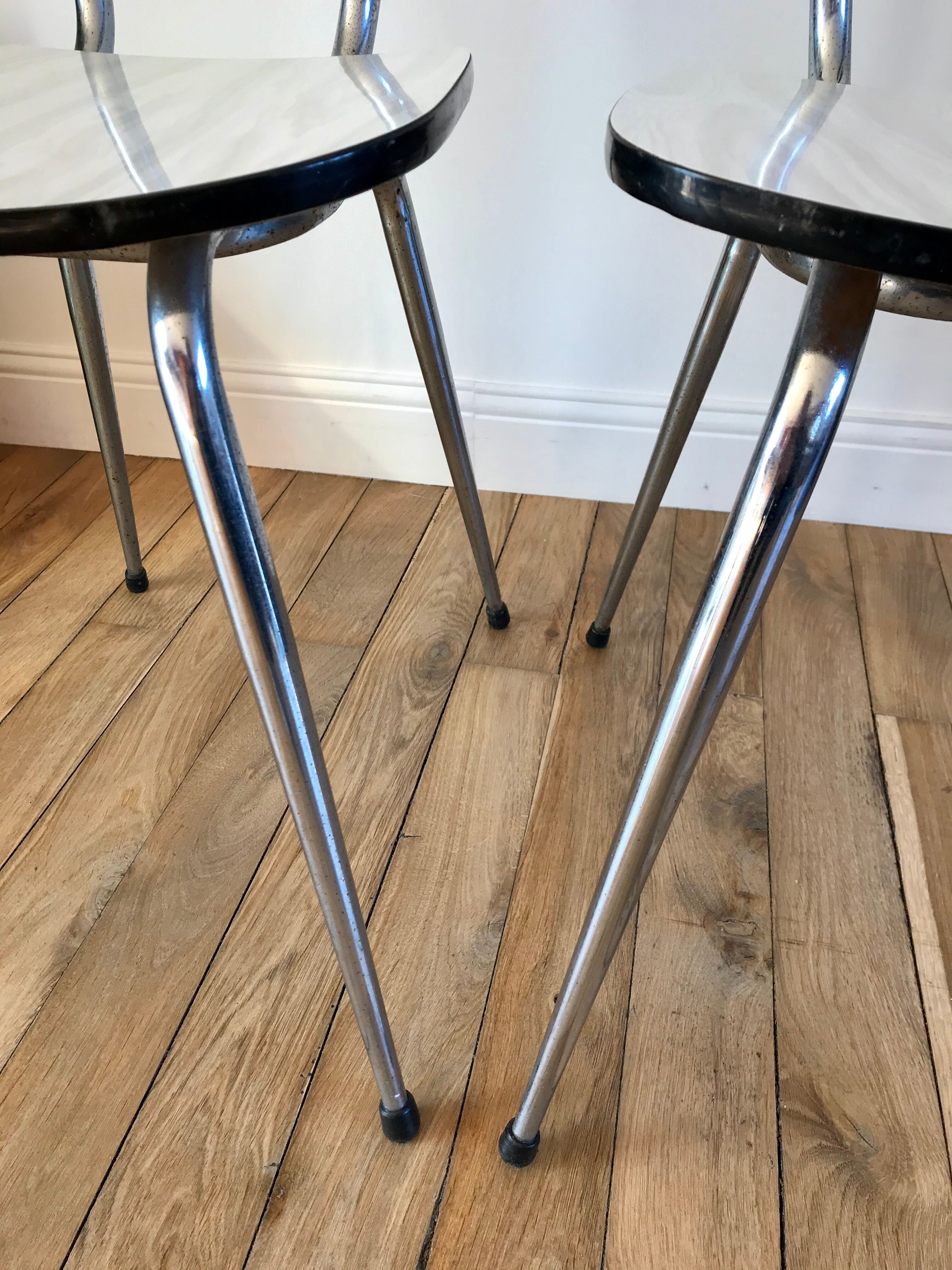 Duo of white formica chairs marble effect 70s