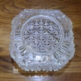 Square ceiling light in transparanting chiseled glass