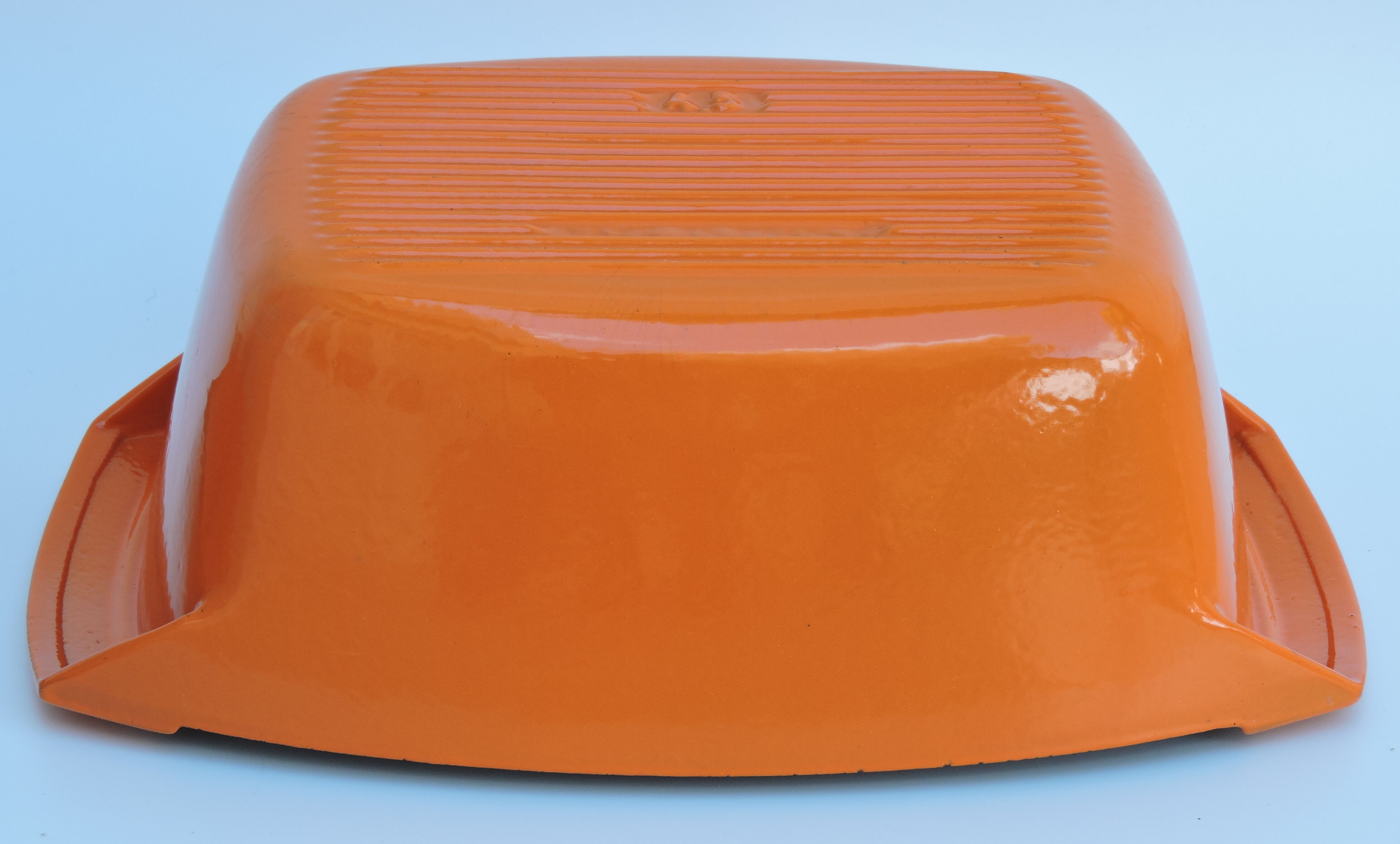 Enamelled cast iron casserole Le Creuset 4L5 designed by Raymond Loewy Vintage