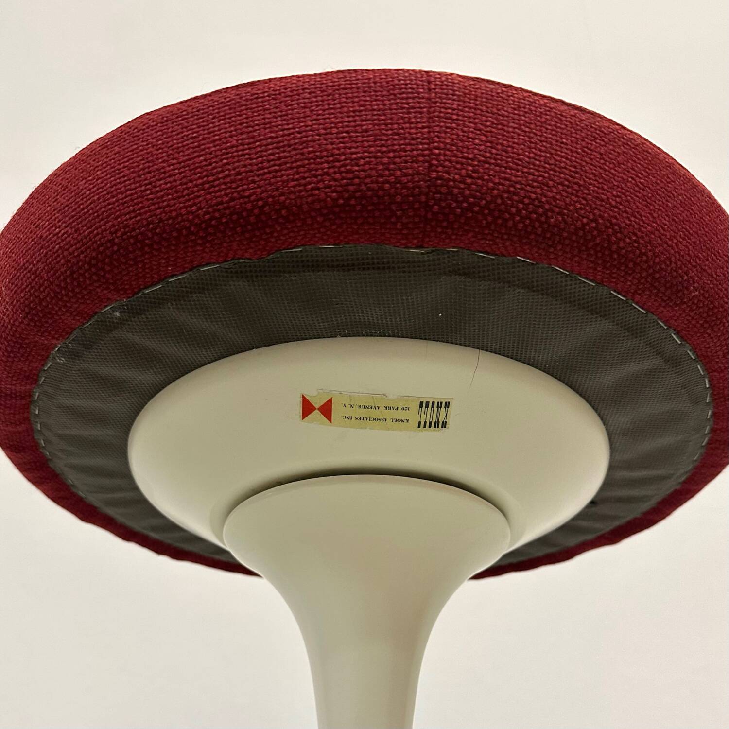 Eero Saarinen Stool swivel by Knoll International 70s