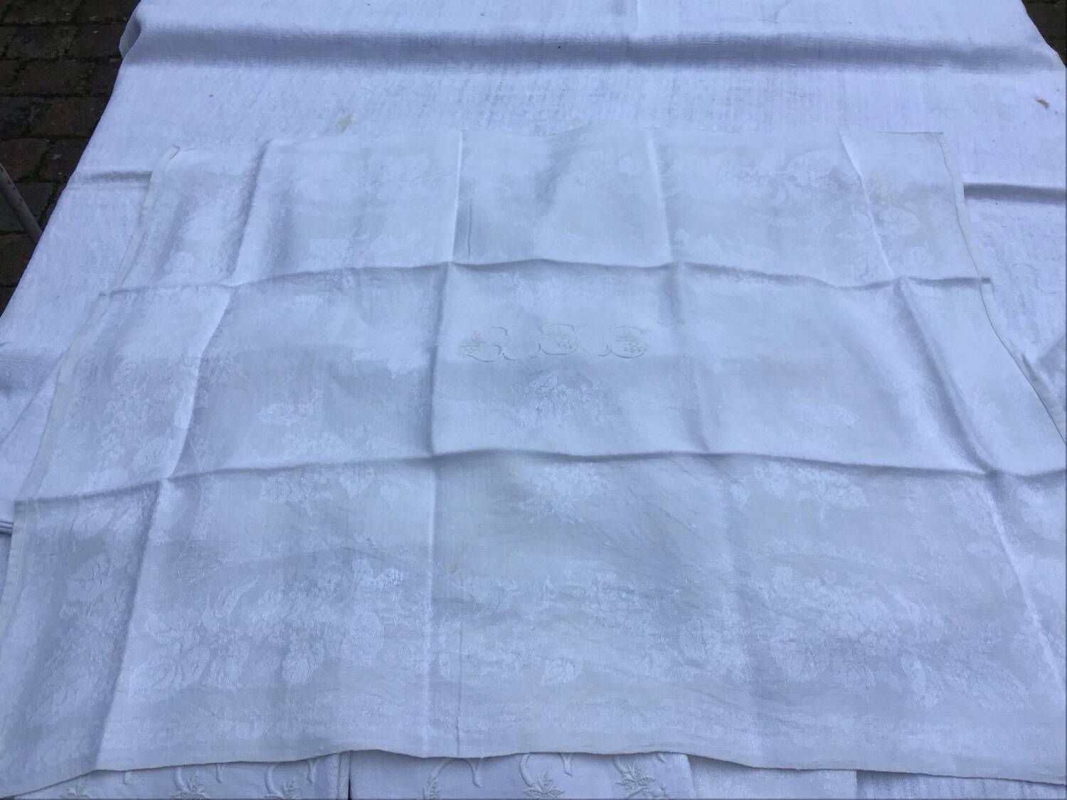 Set of 12 vintage white napkins with lilacs, monogrammed GSS.