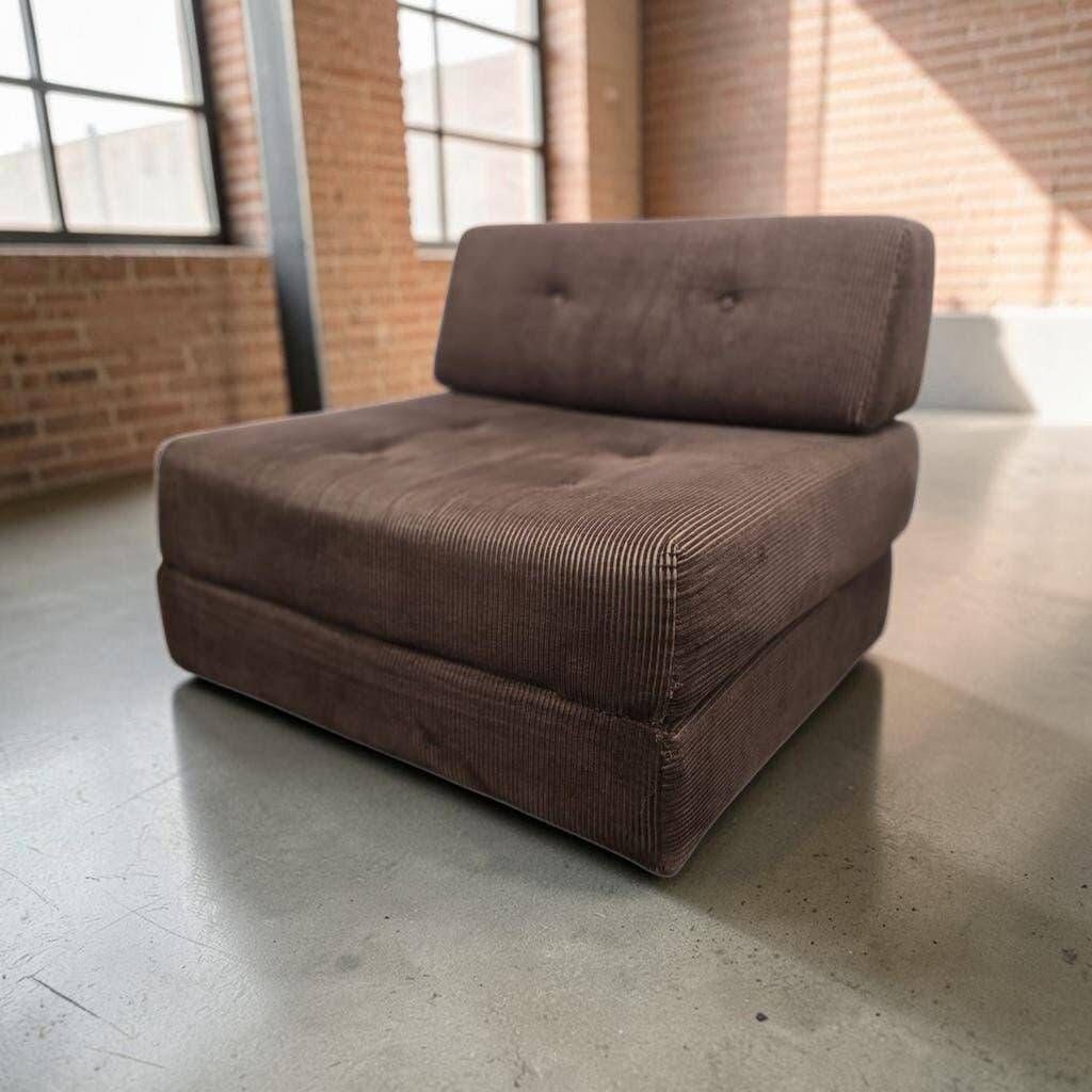 Fauteuil vintage marron côtelé / une place avec accent chromé