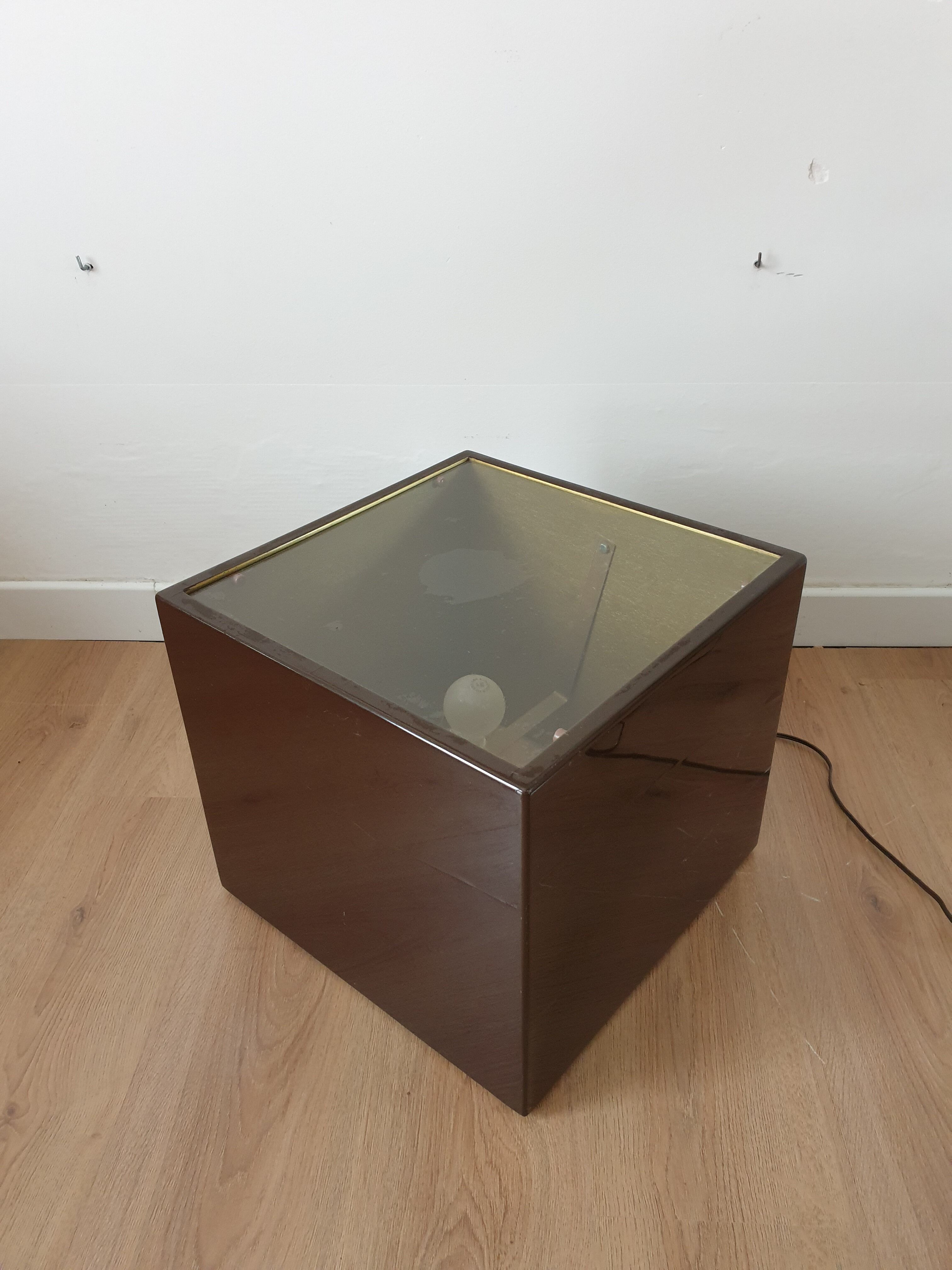 Cube floor lamp