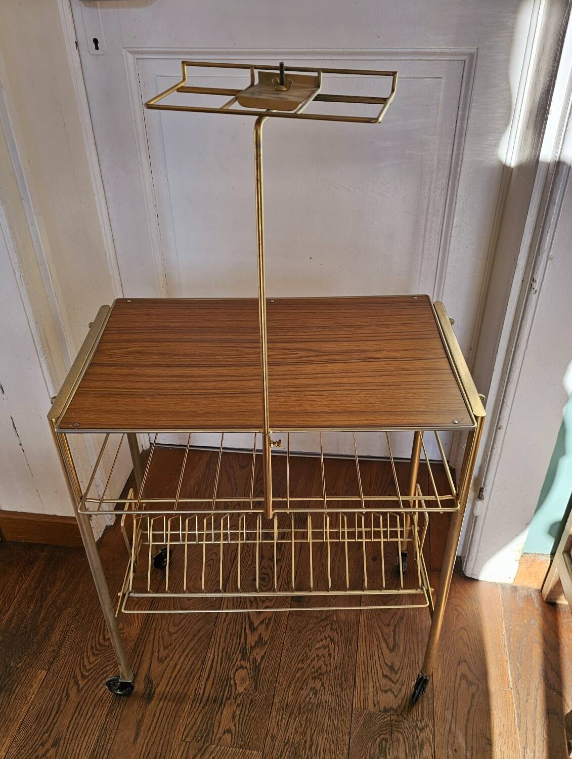 Vinyl serving trolley