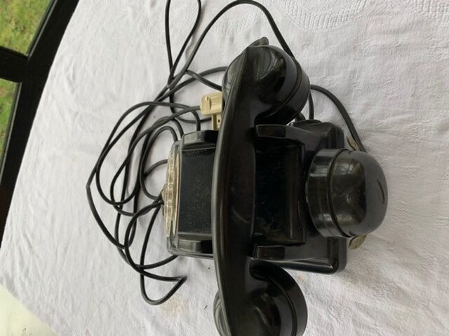 Telephone in black bakelite complete vintage ptt 1961 collector