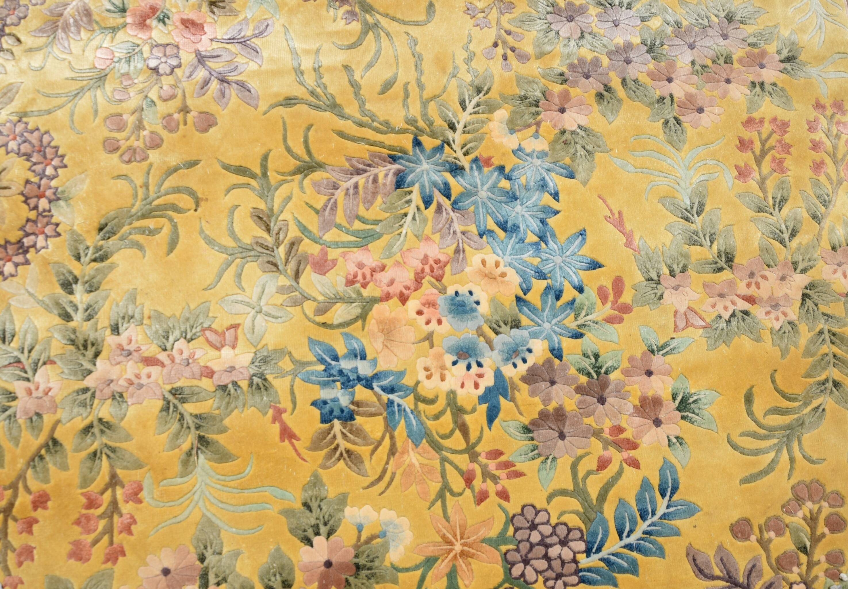 Chinese Art Deco Shanghai Rug: 100% Silk - Handmade: 2.00 X 3.00 M