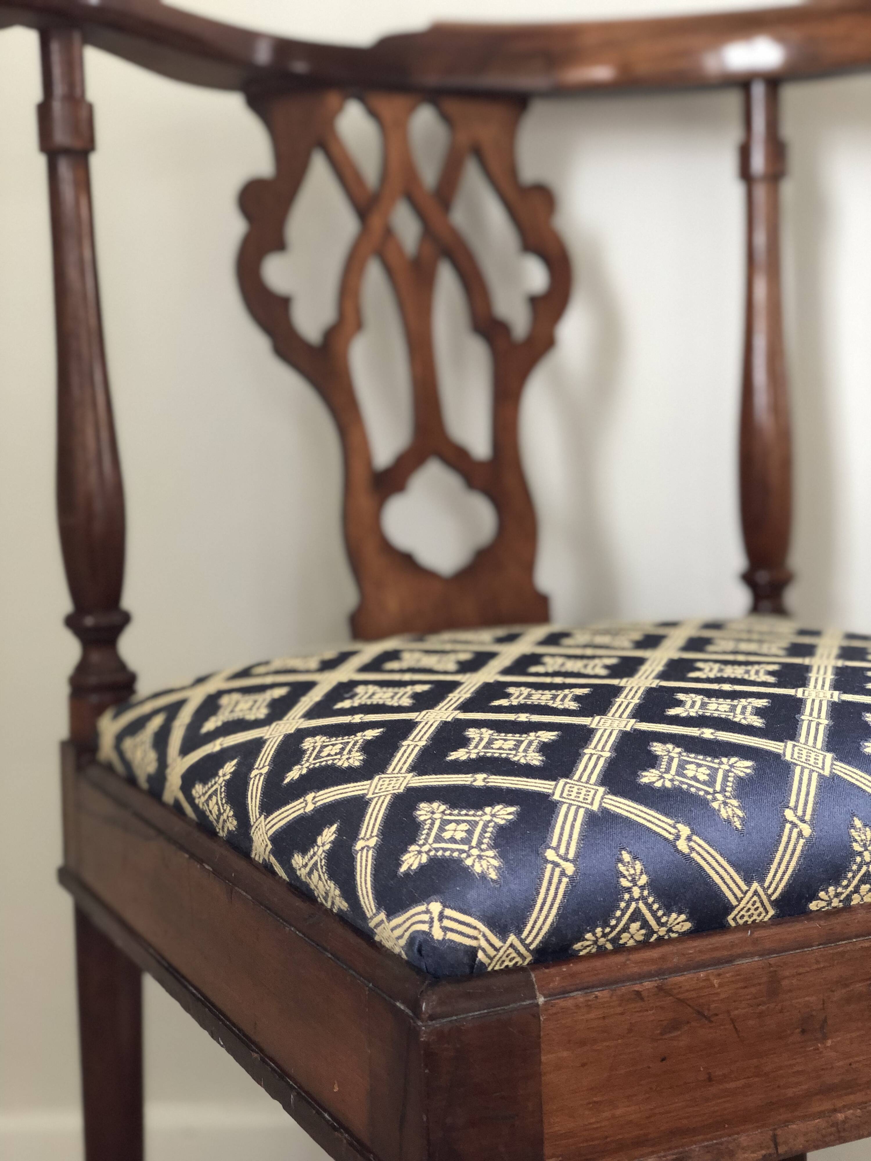 Chaise d'angle géorgienne en acajou sur roulettes, XIXe siècle